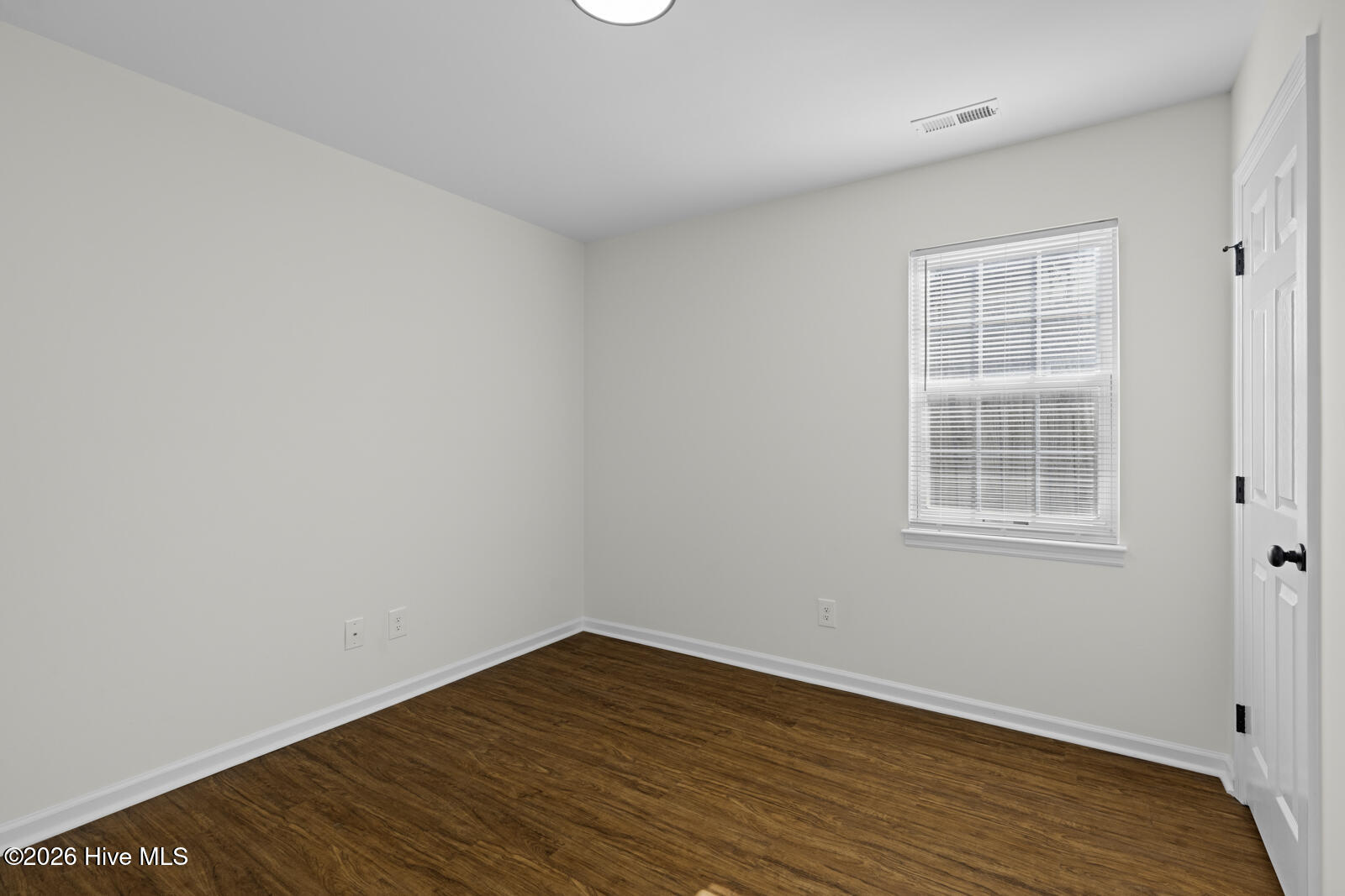 100559065 | Photo 18