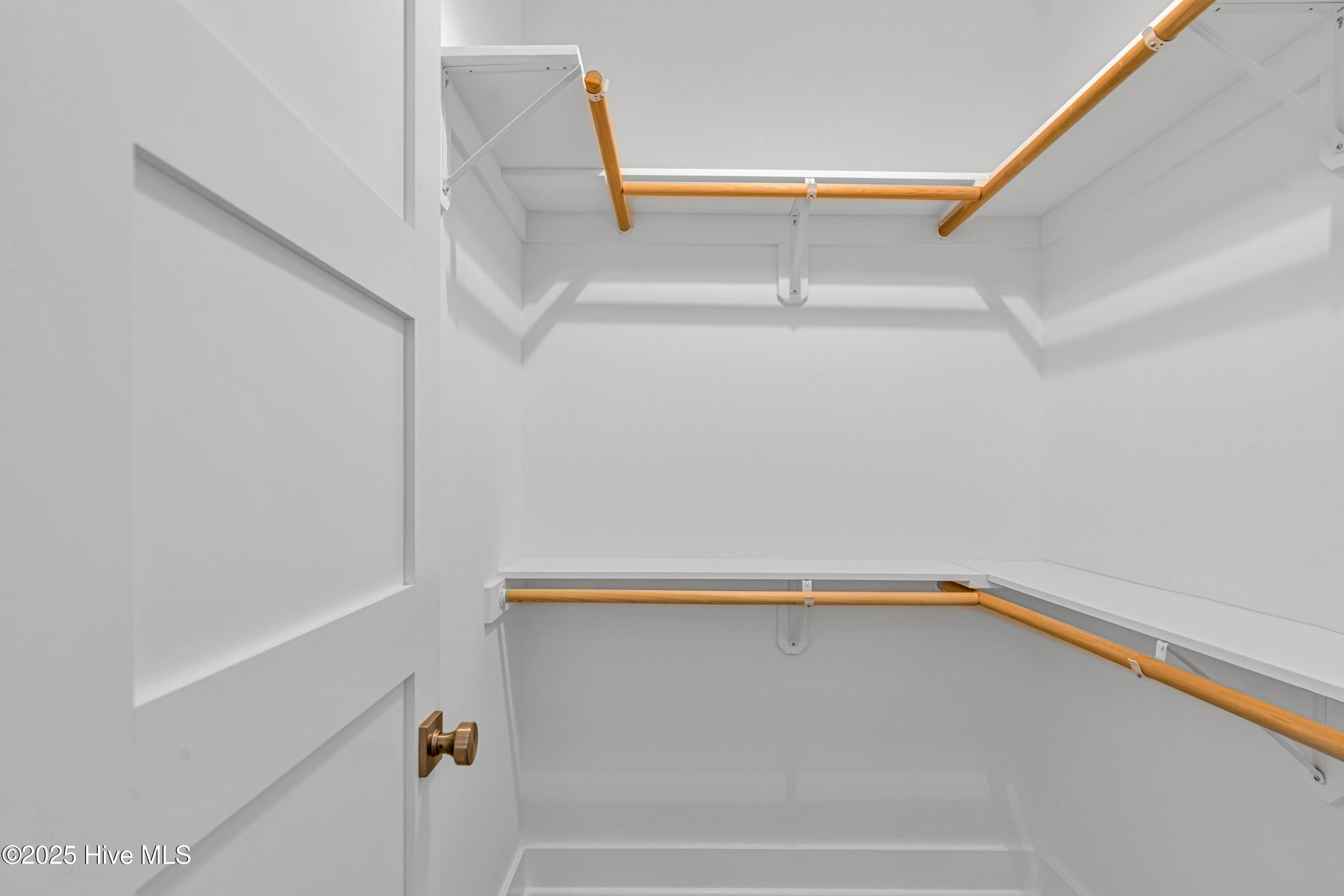 100542674 | Photo 23