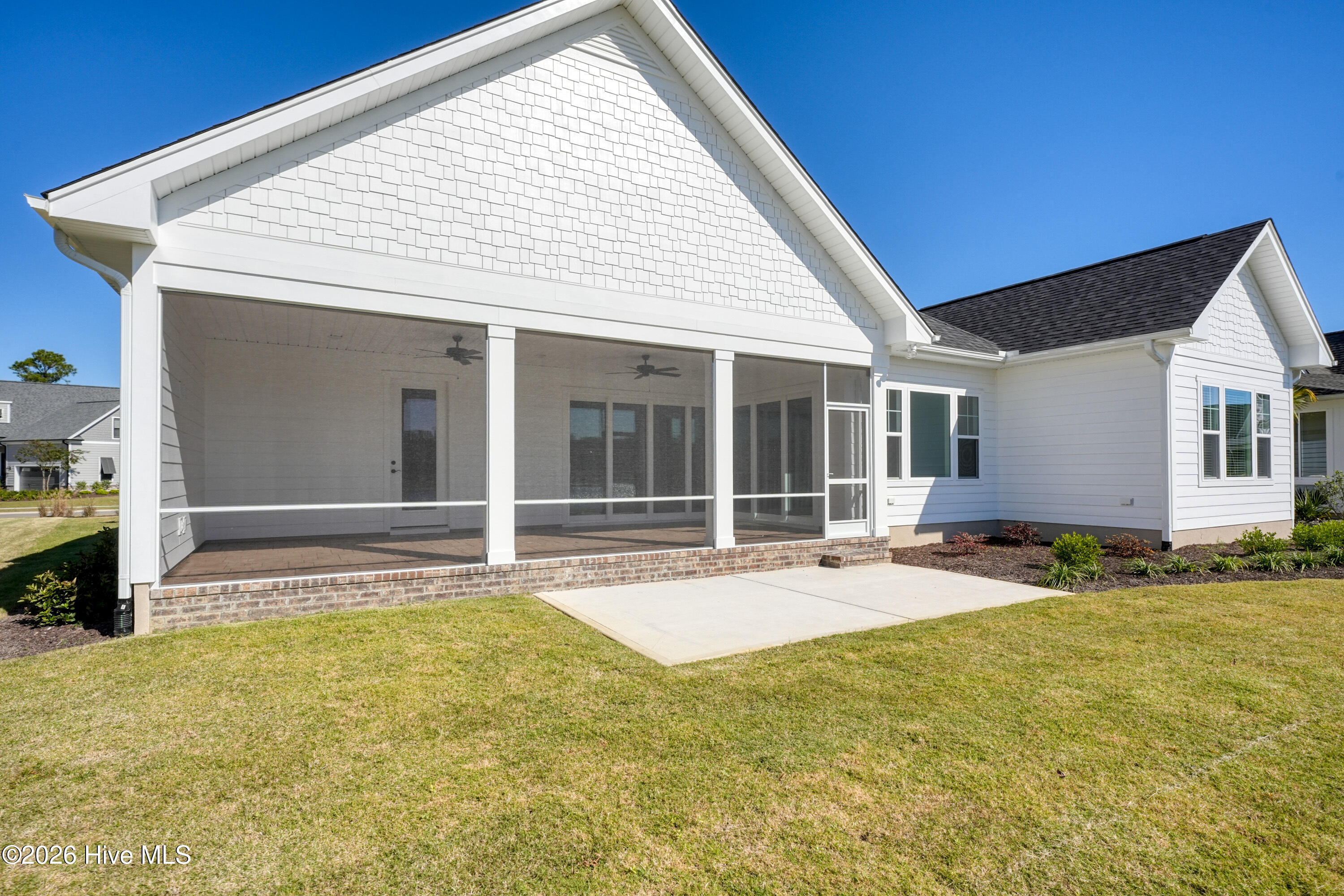 100564282 | Photo 41