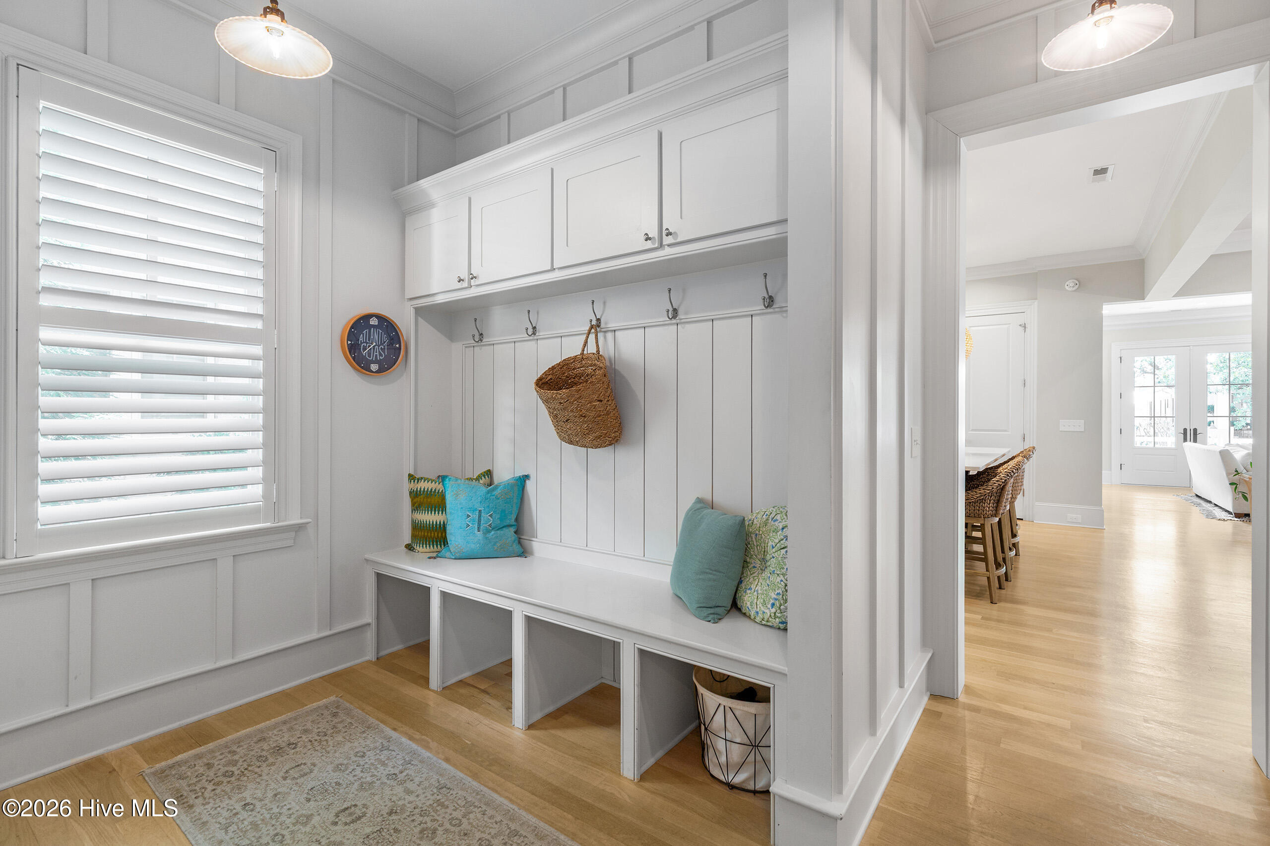 100563719 | Photo 33