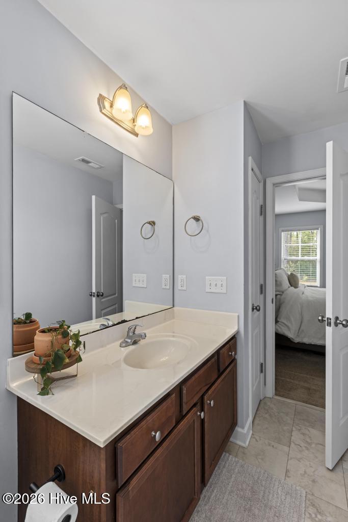 100555022 | Photo 25