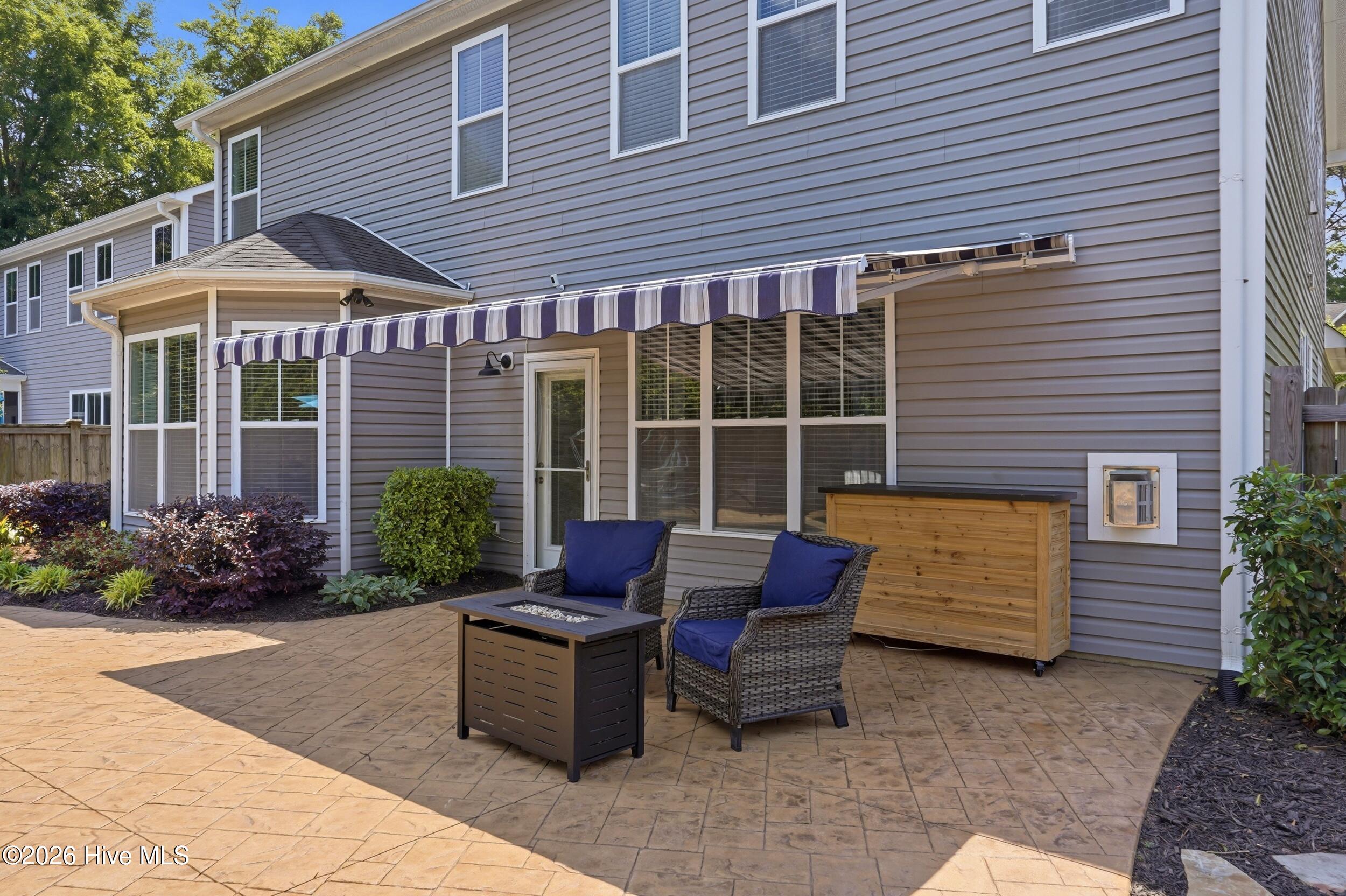 100570216 | Photo 40