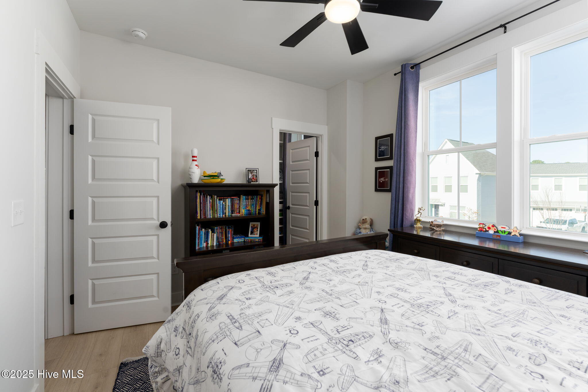 100542365 | Photo 30