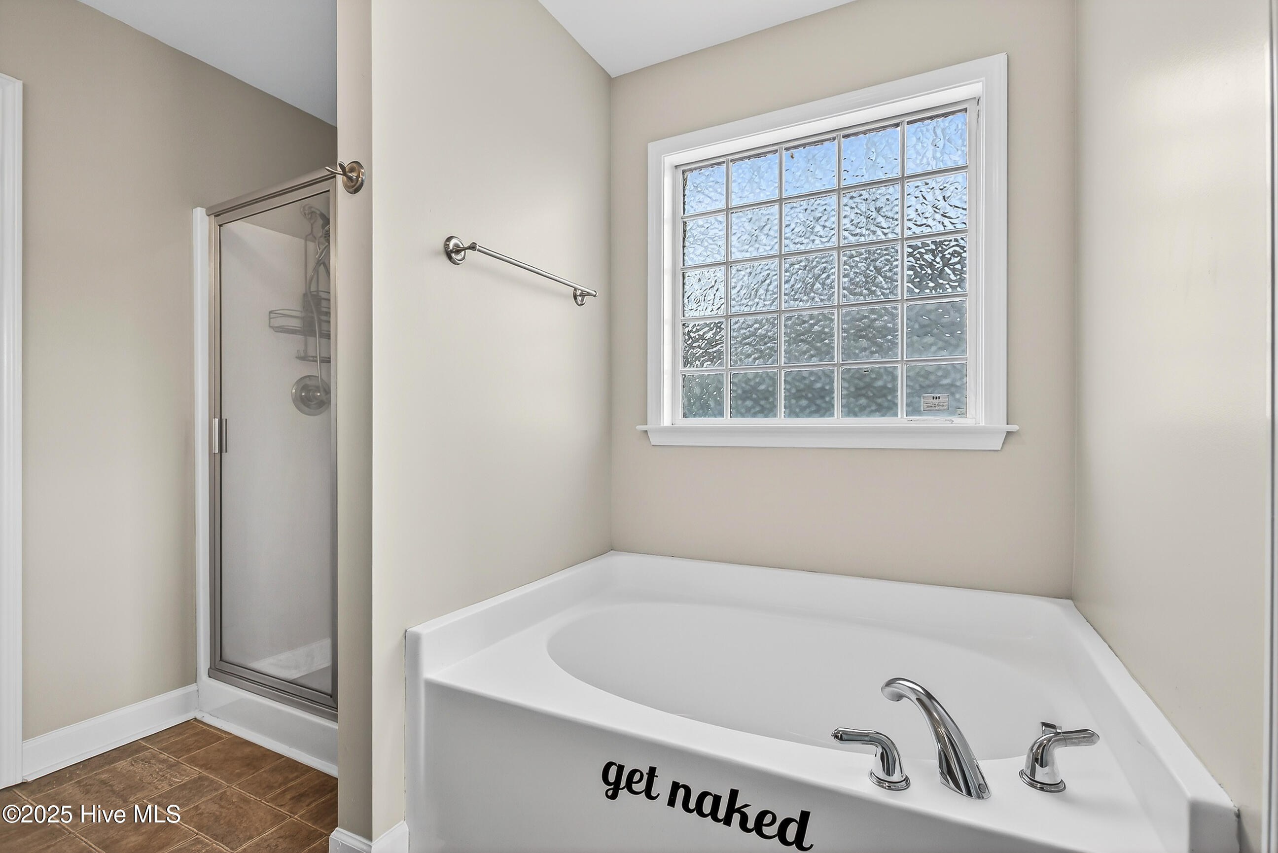 100547089 | Photo 27