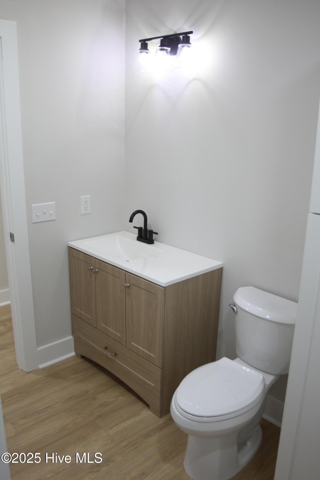 100526271 | Photo 16