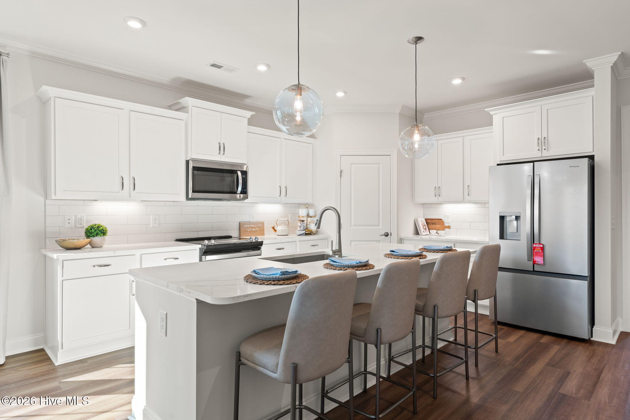 100556247 | Photo 11