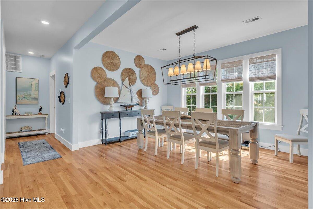 100553407 | Photo 19