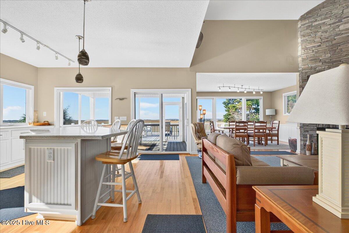 100543410 | Photo 42