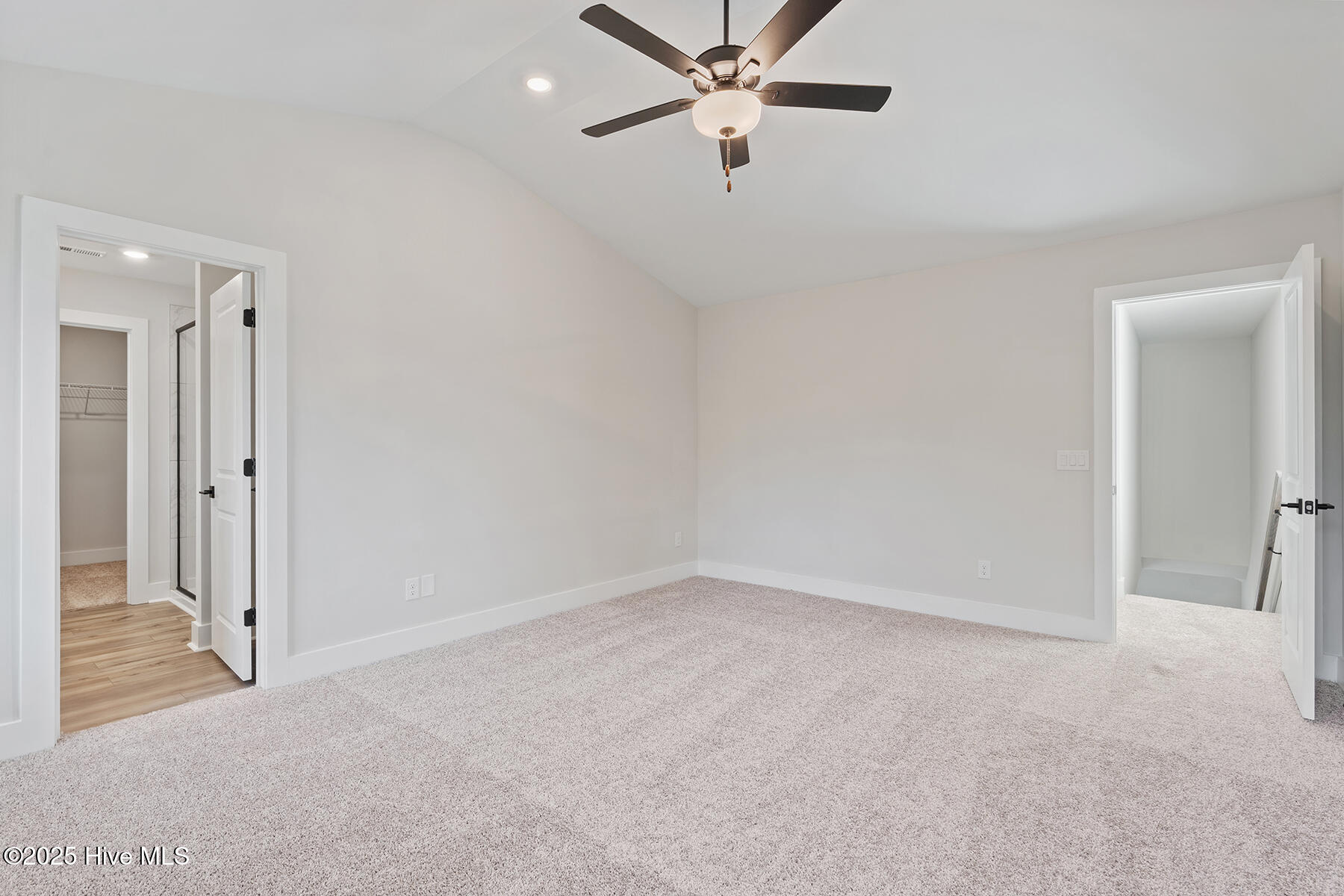 100541140 | Photo 13