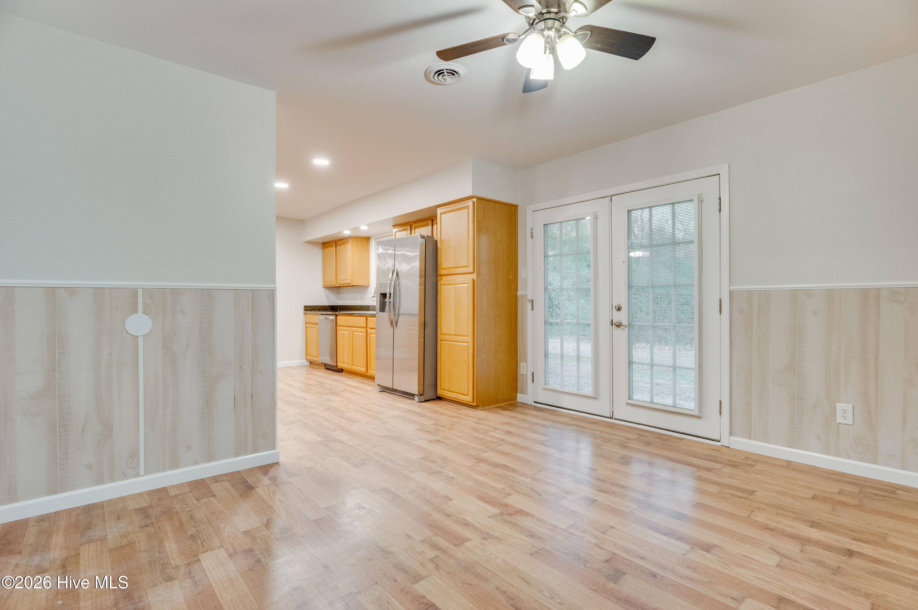 100547210 | Photo 16