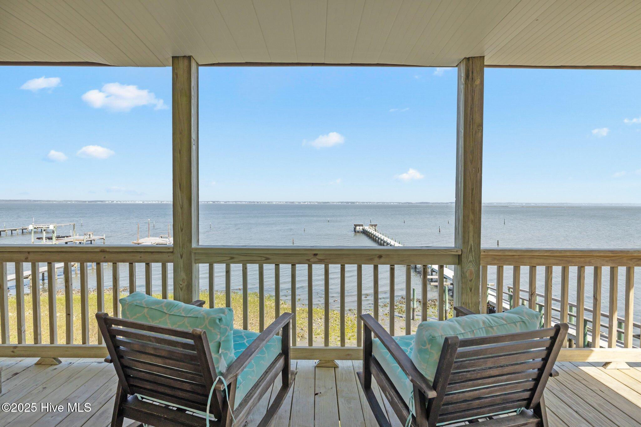 100563008 | Photo 41