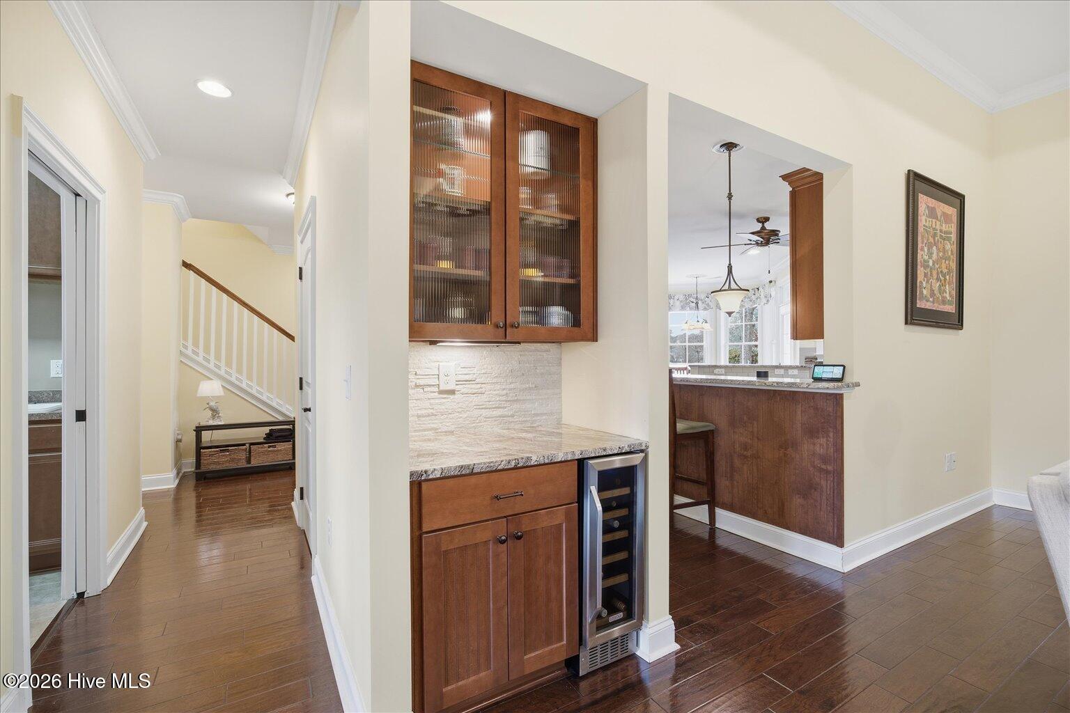 100549757 | Photo 11