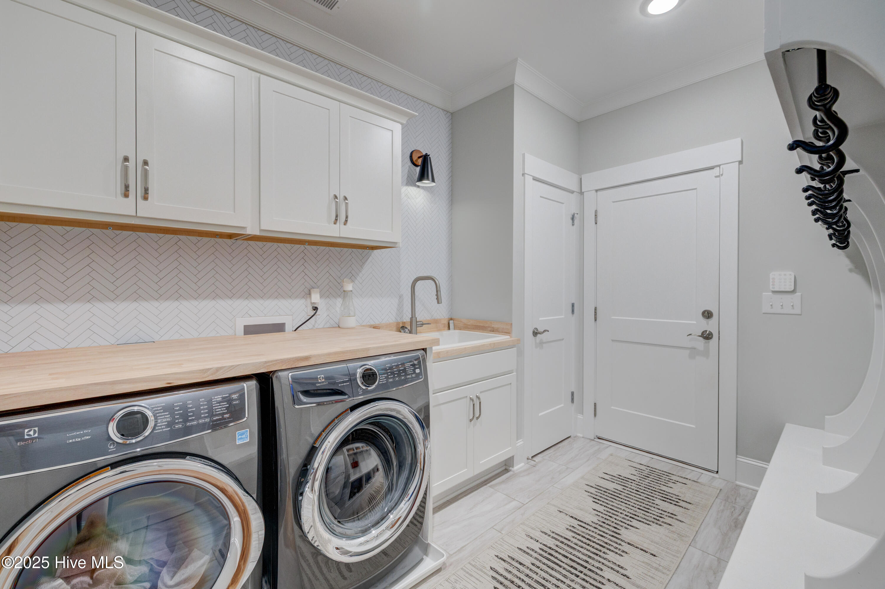 100531036 | Photo 26