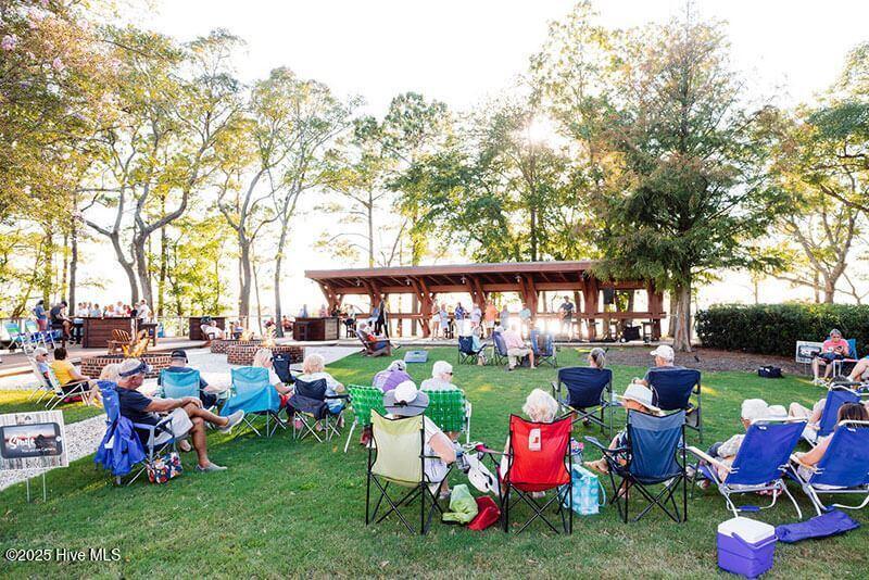 100557936 | Photo 54