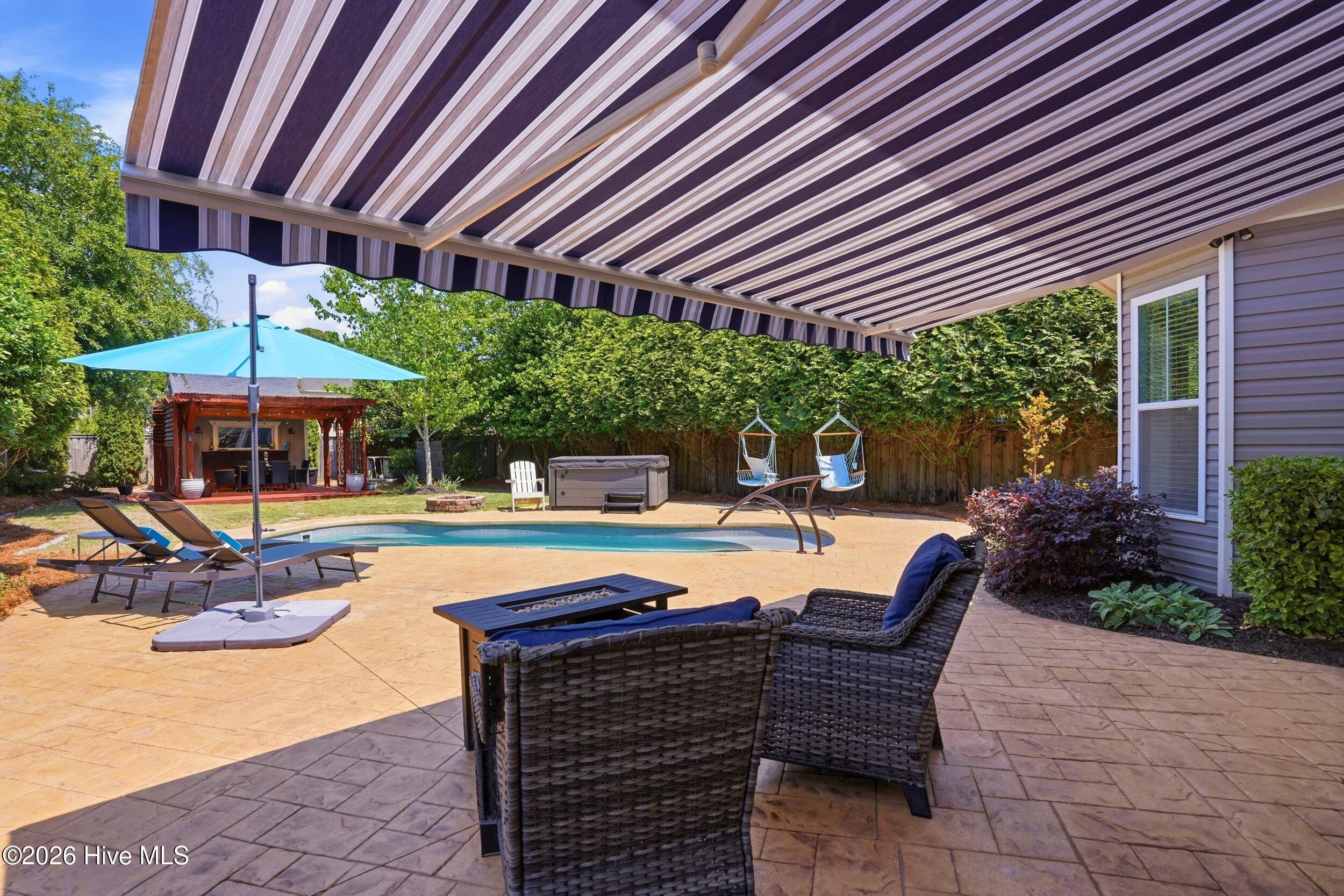 100570216 | Photo 41