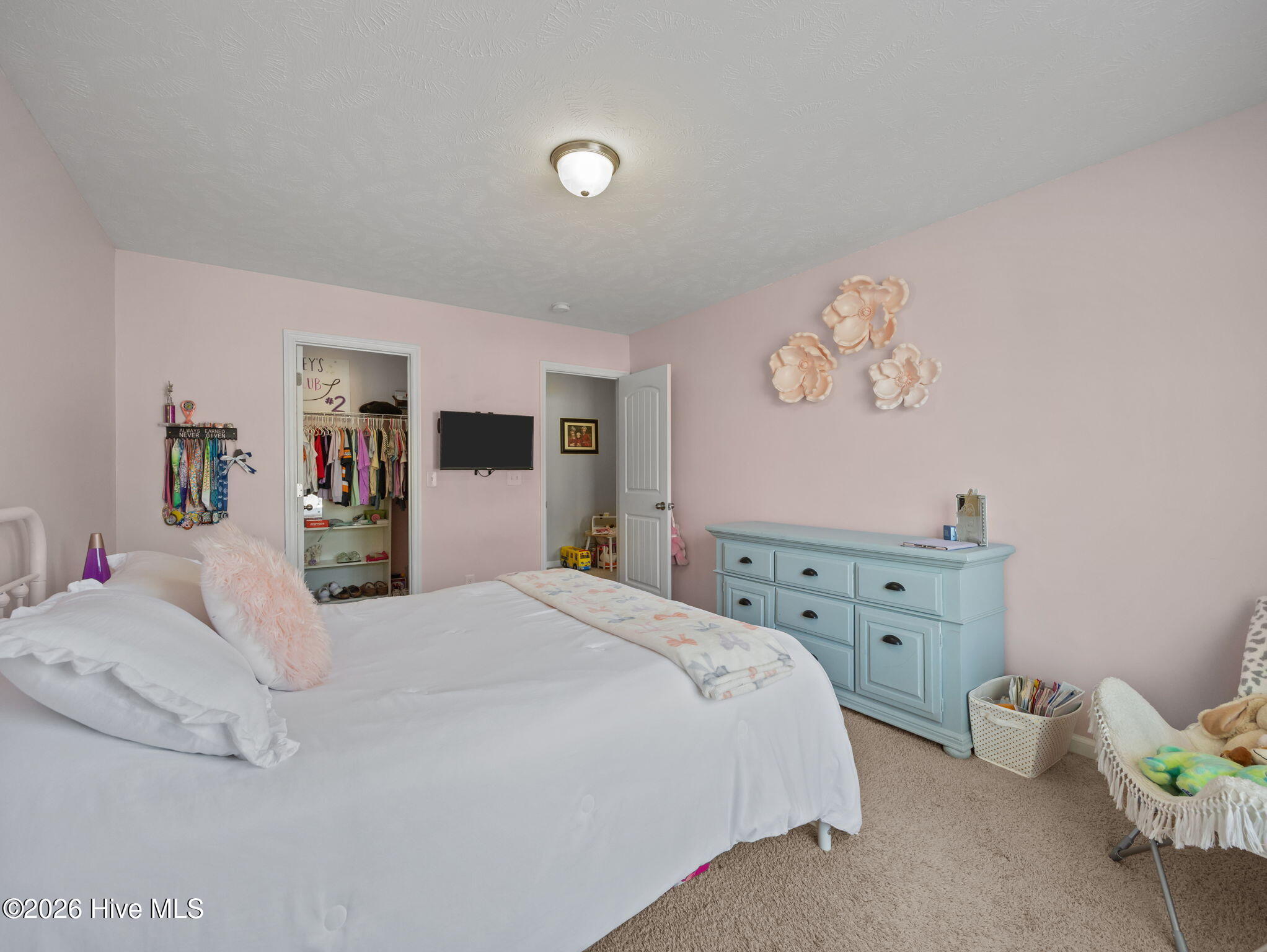 100566701 | Photo 30