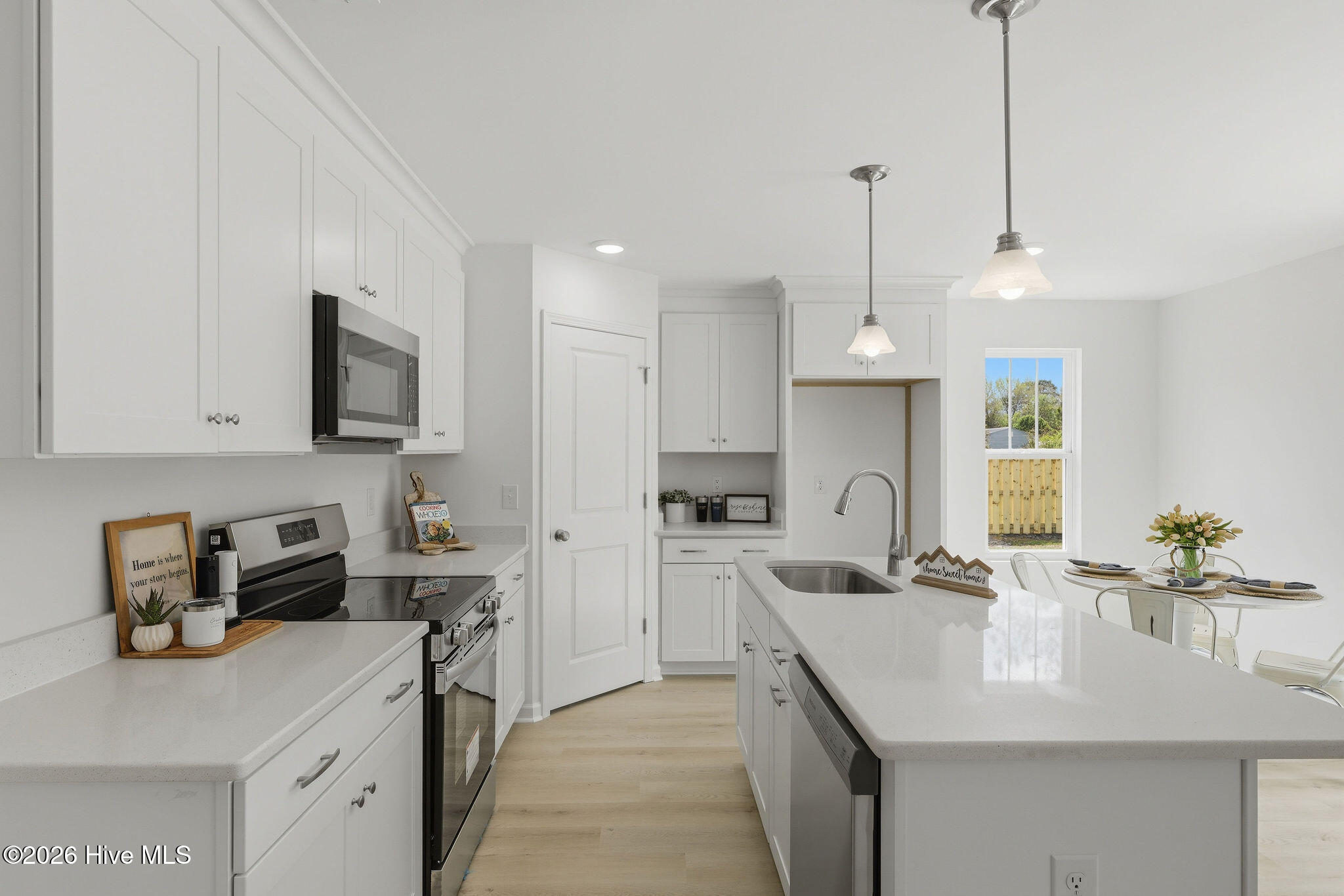 100554240 | Photo 19