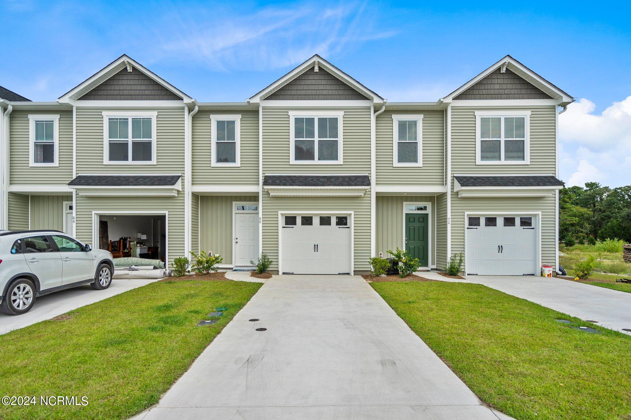 100548244 | Photo 18