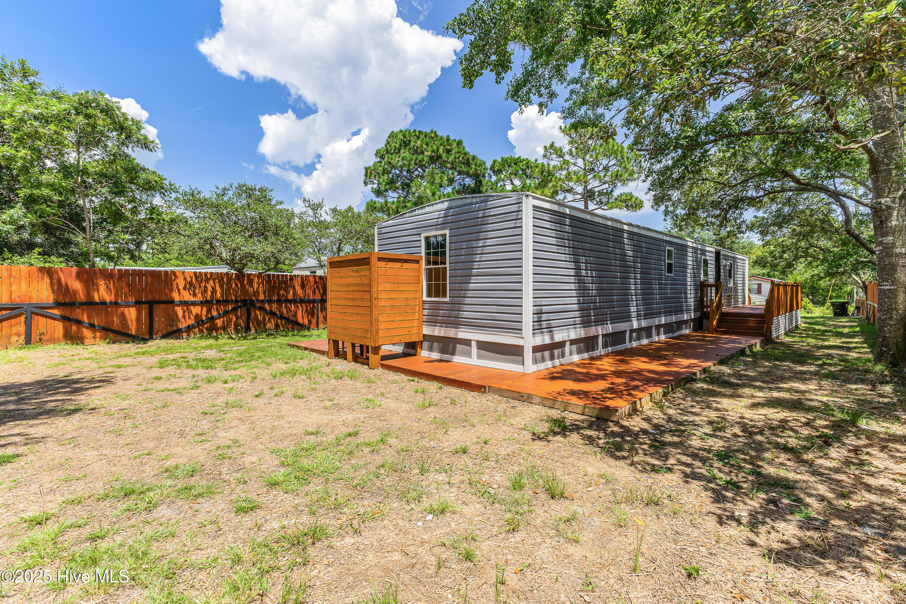 100519555 | Photo 32