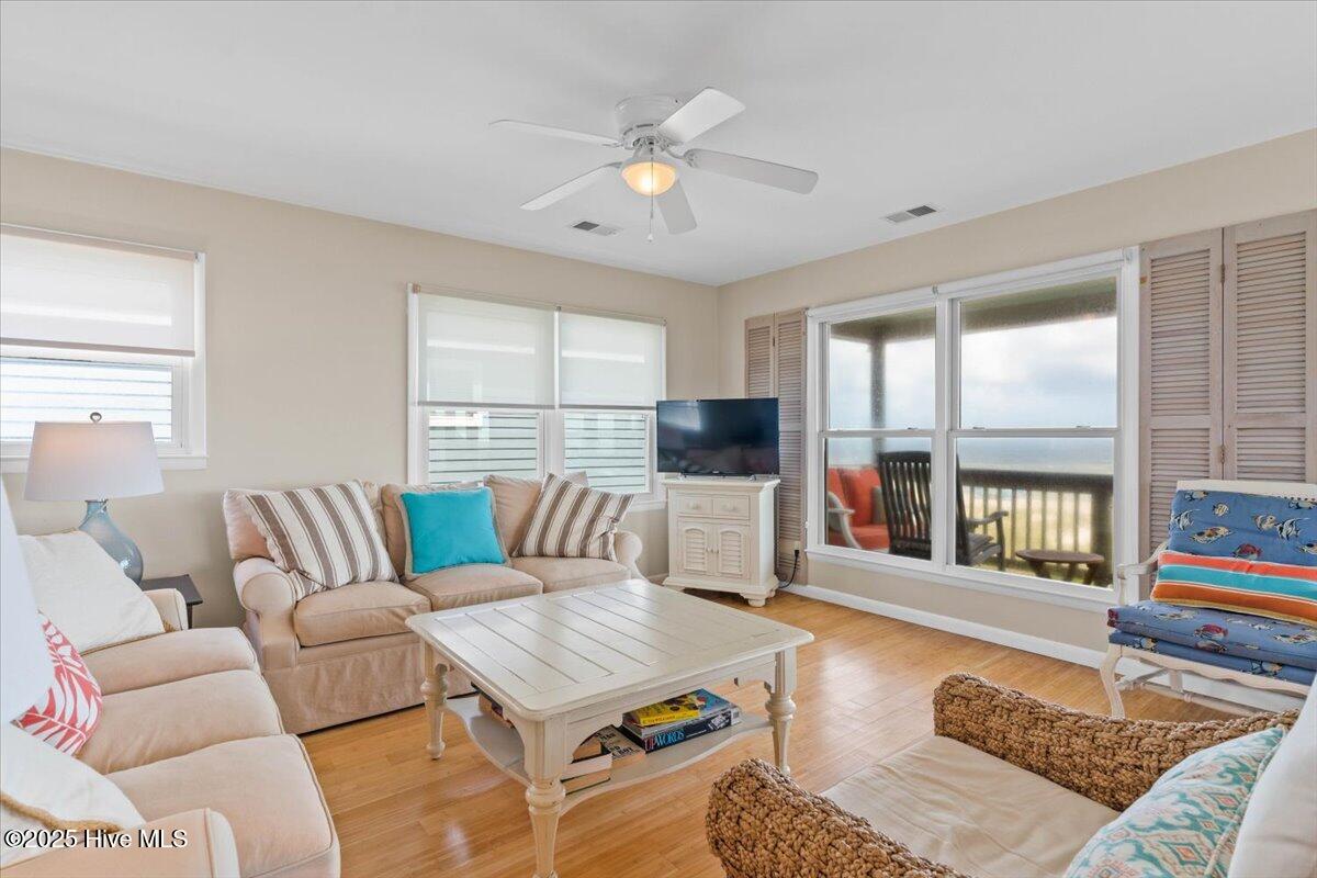 100520015 | Photo 15