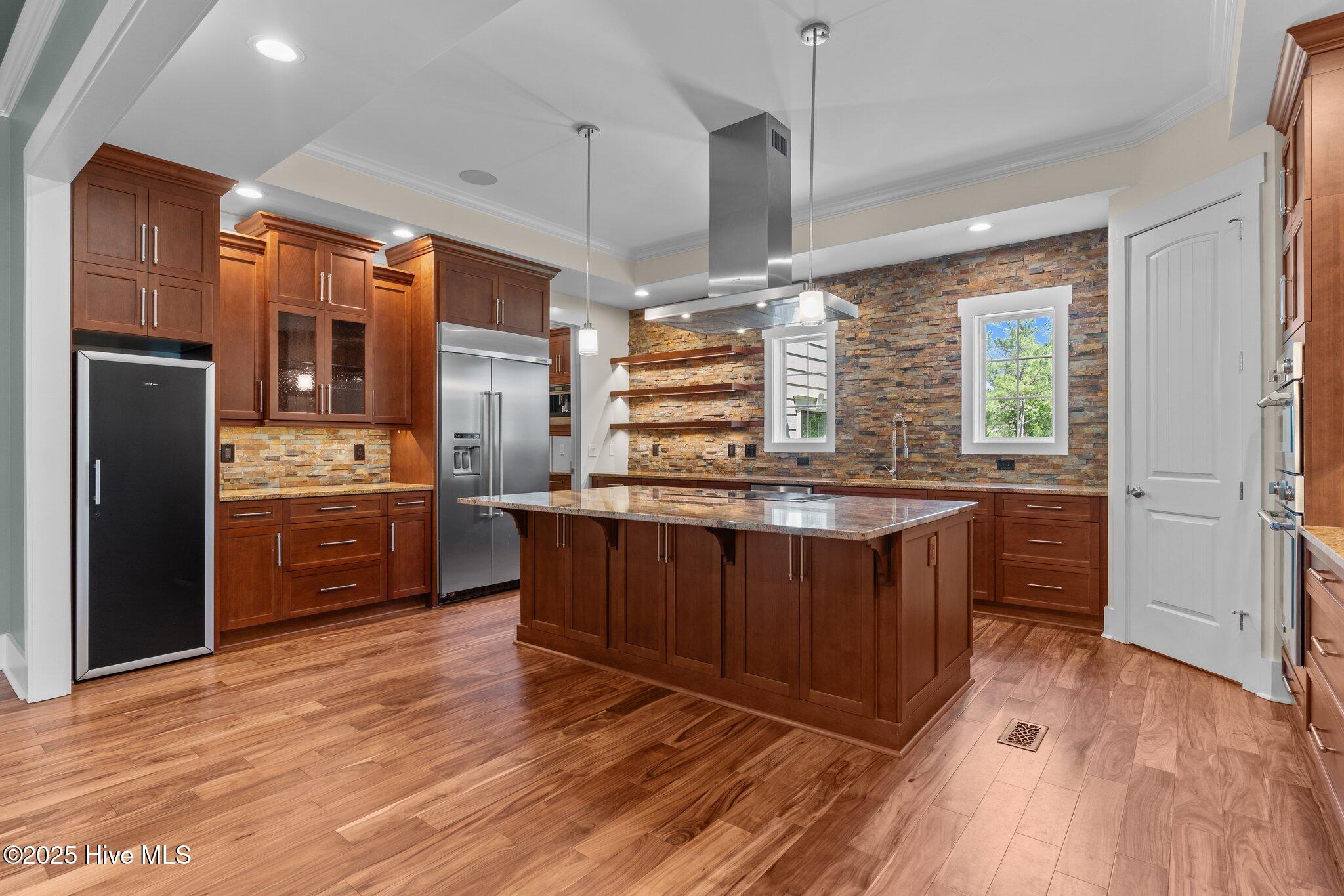 100552432 | Photo 19