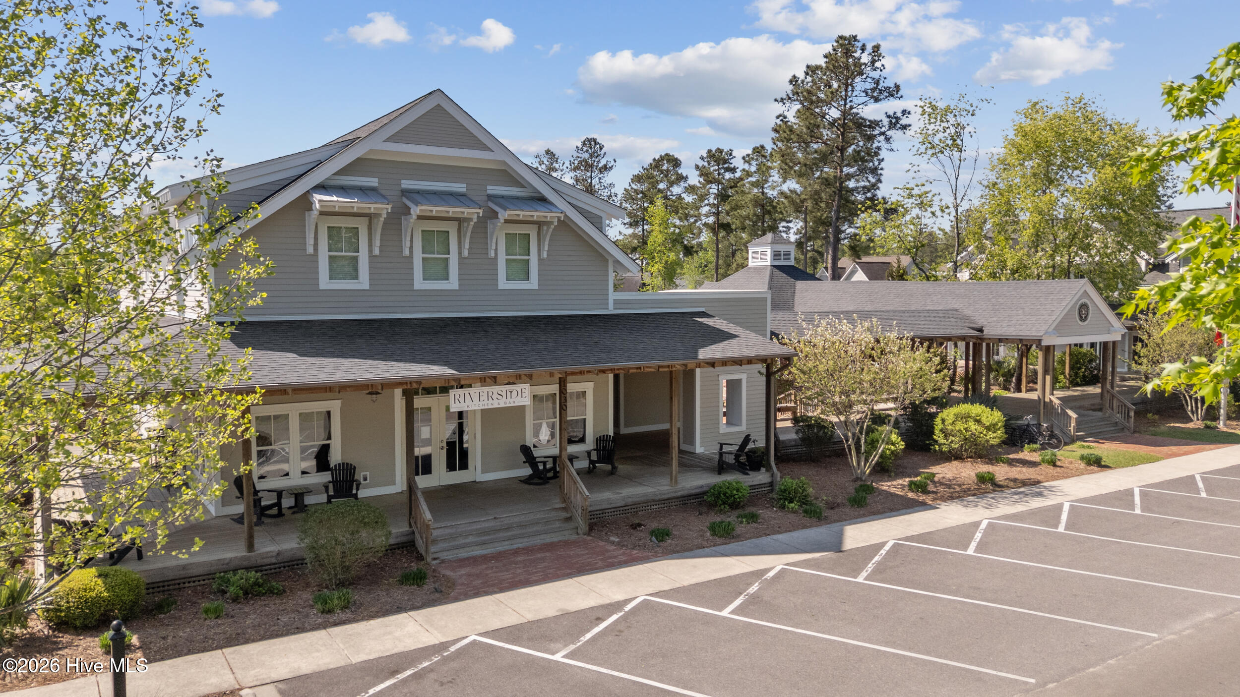 100566937 | Photo 81