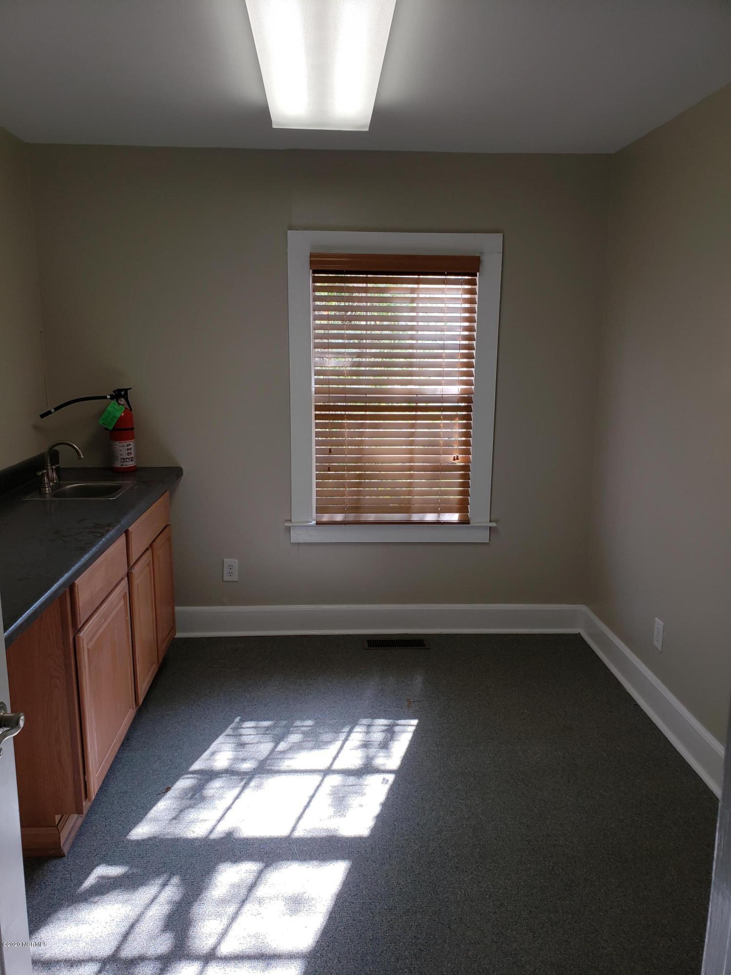 100537644 | Photo 23