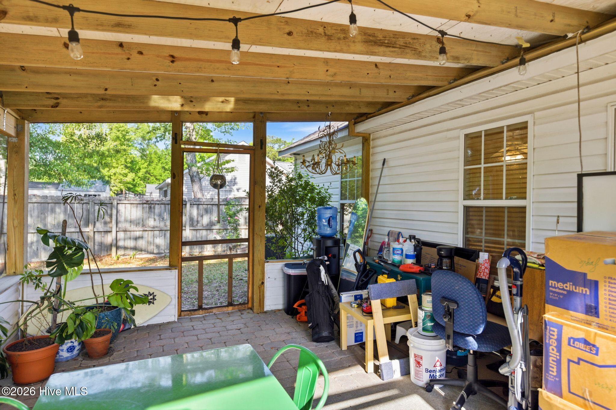 100567246 | Photo 39