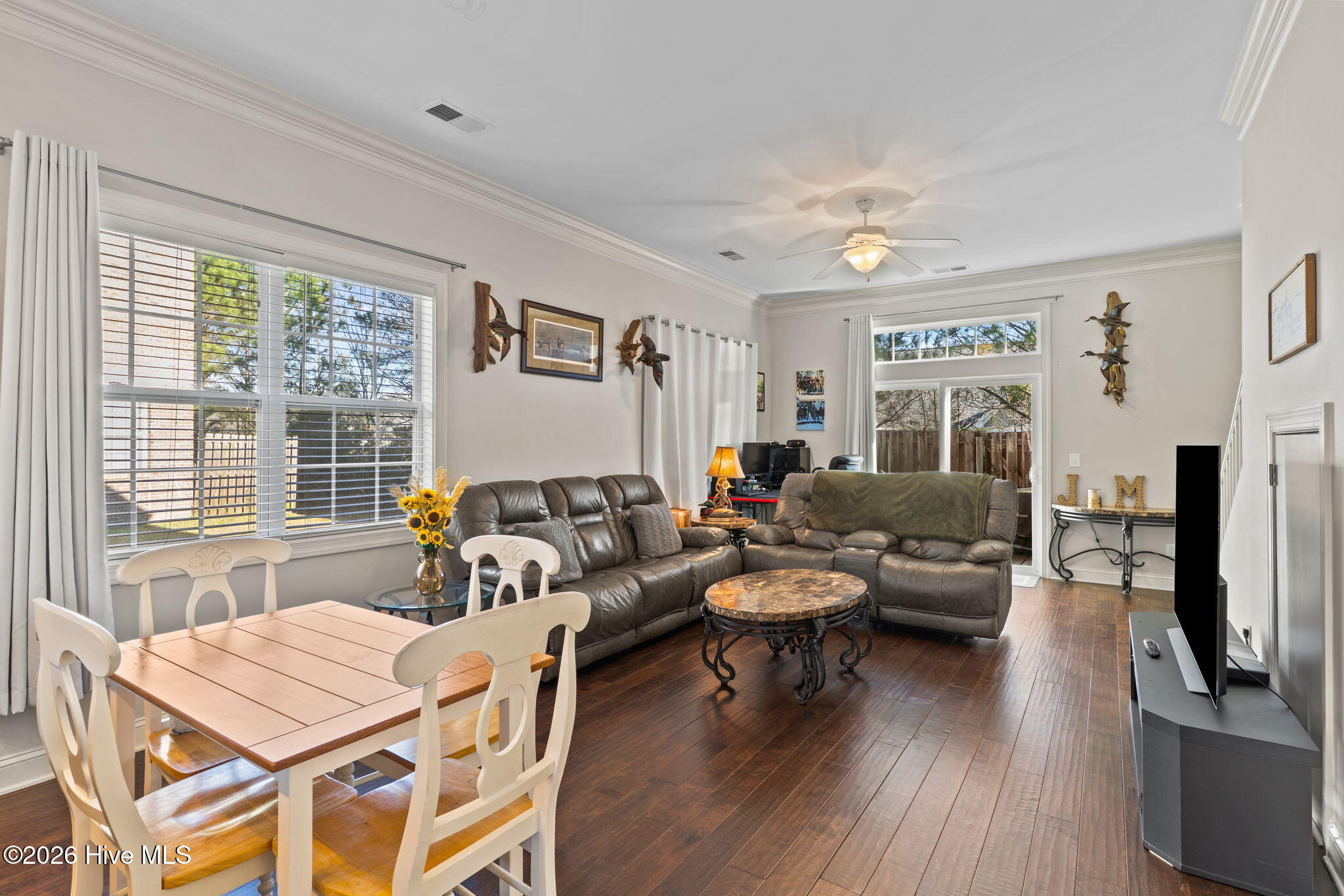 100561470 | Photo 16