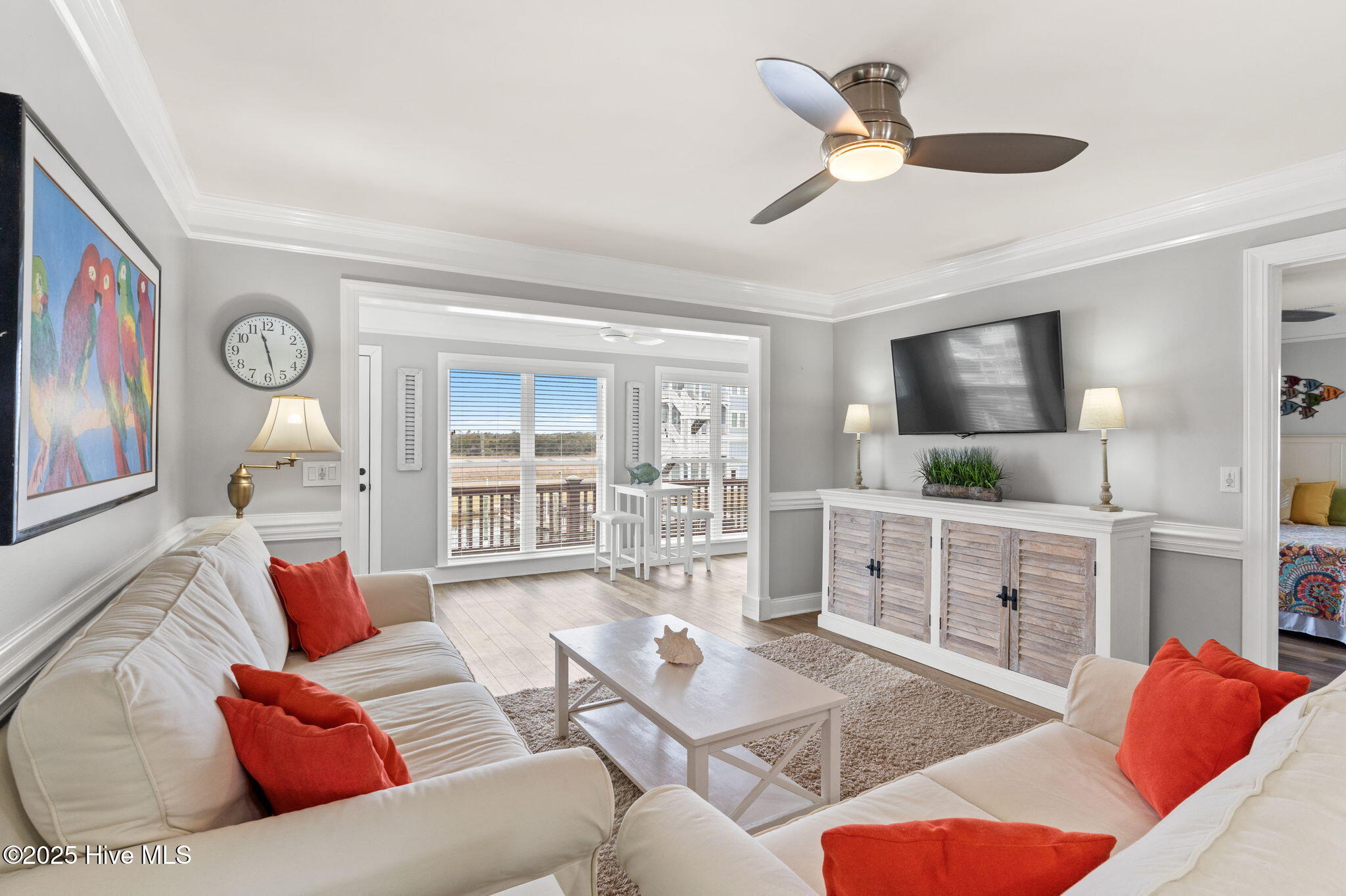 100544859 | Photo 21