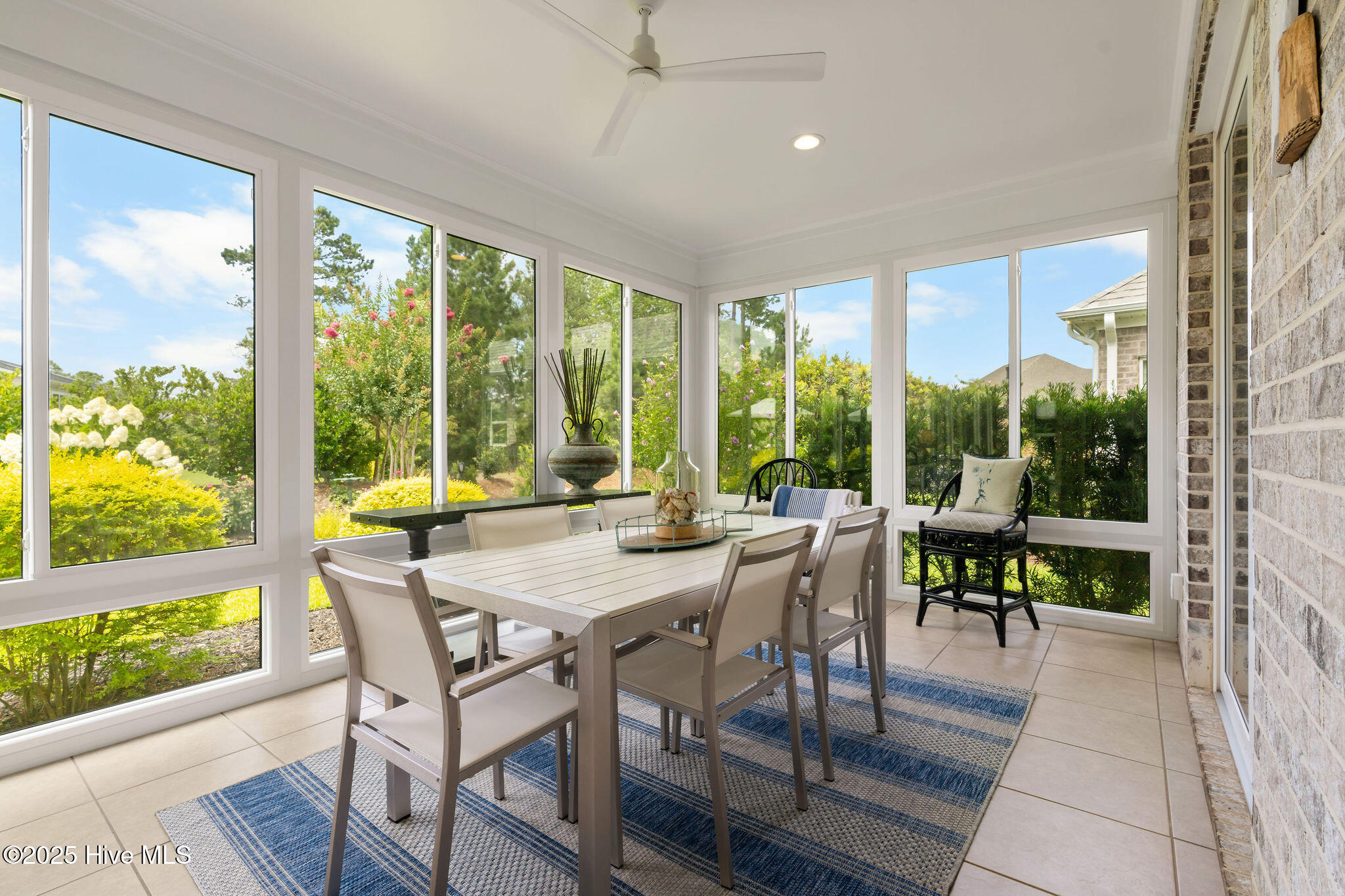 100517606 | Photo 30