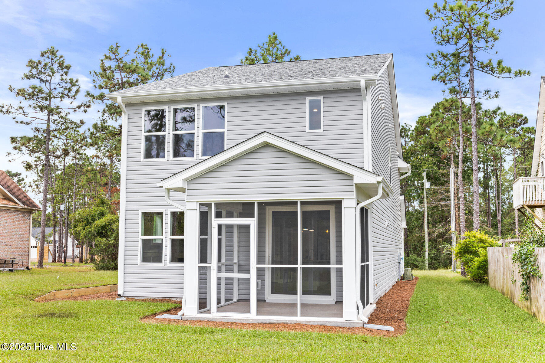 100534287 | Photo 32