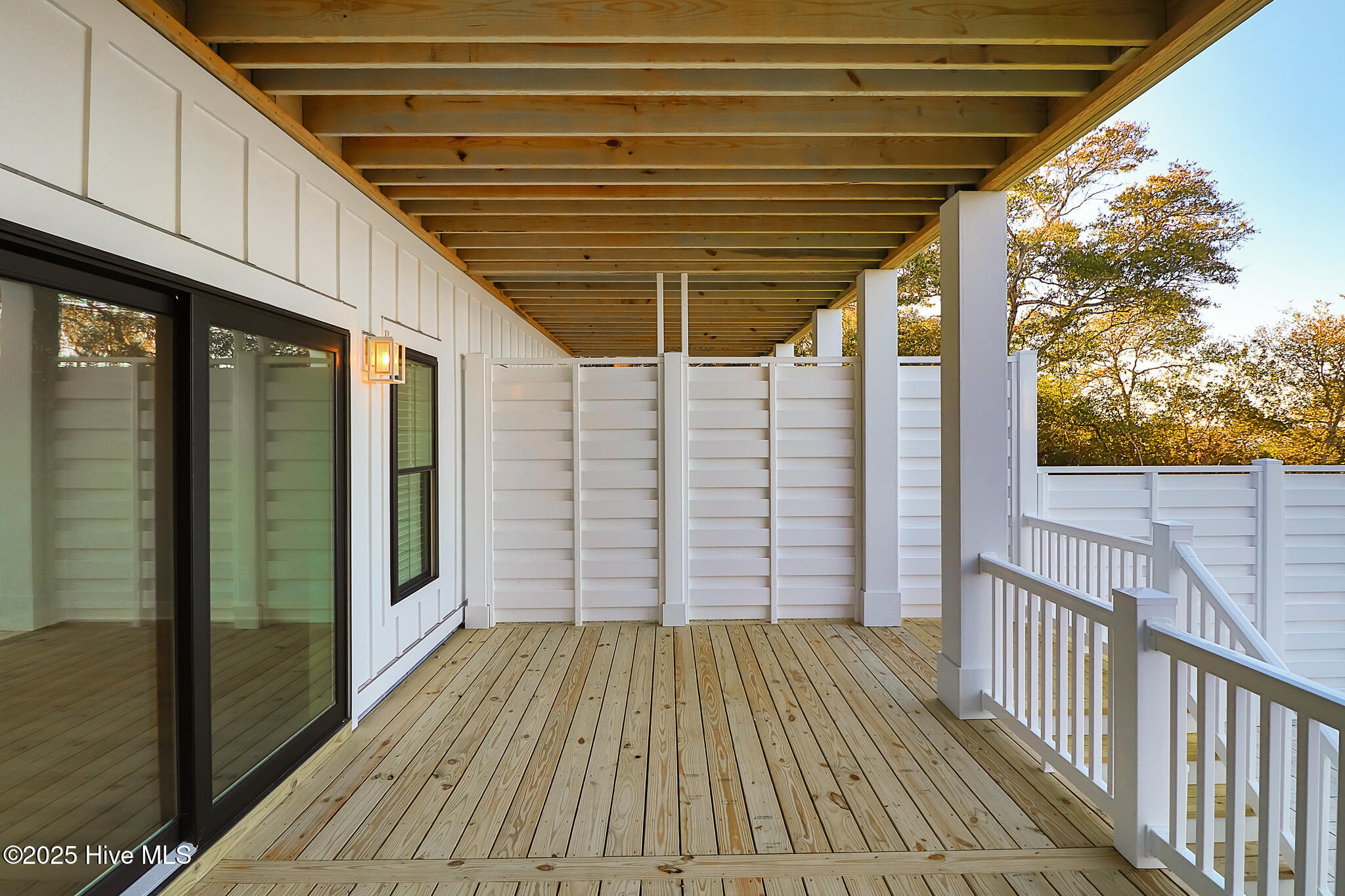 100545978 | Photo 19