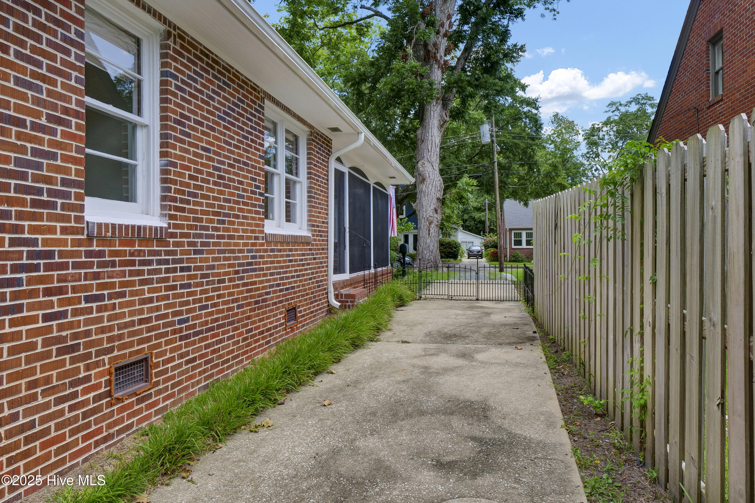 100564698 | Photo 52