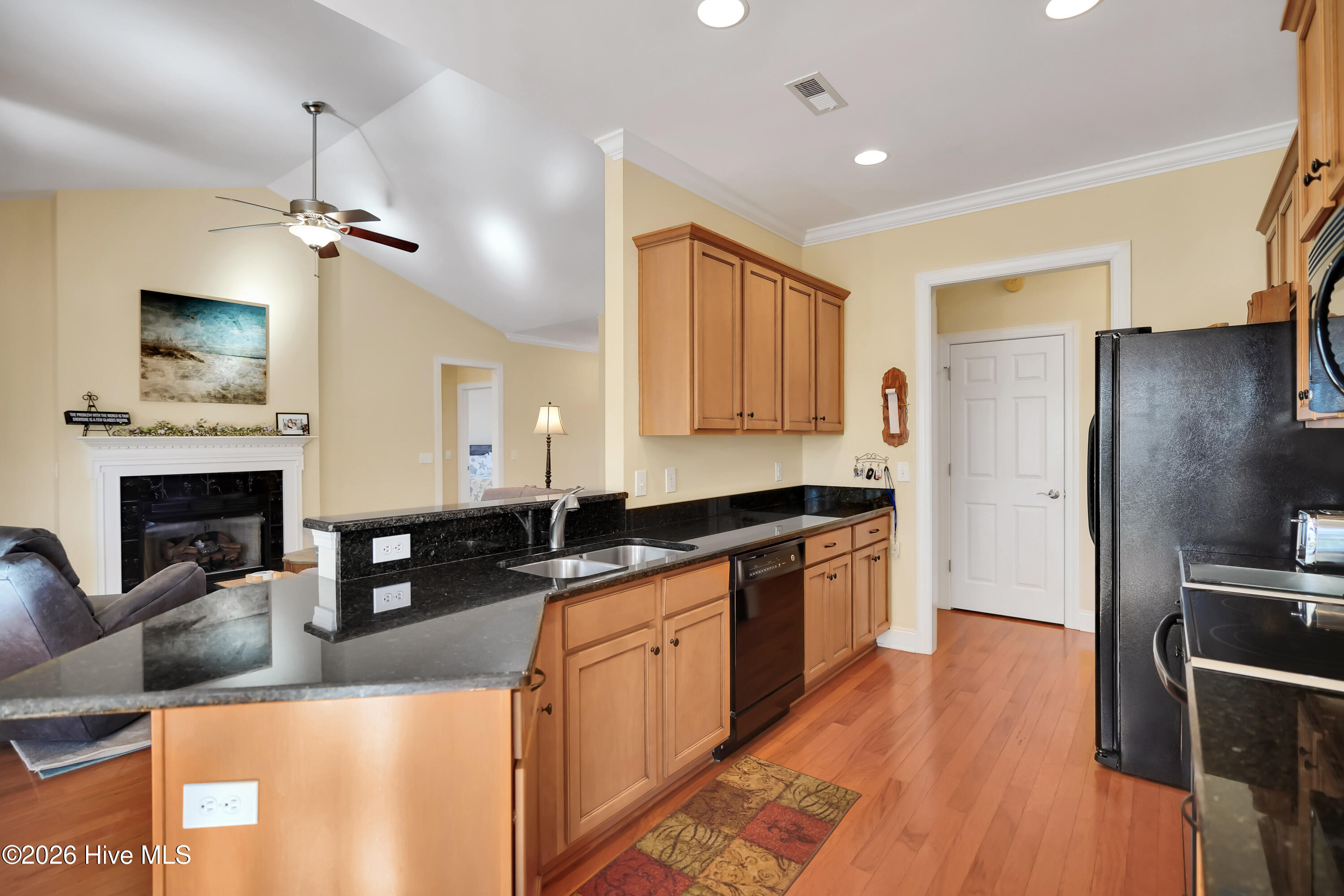 100547997 | Photo 12