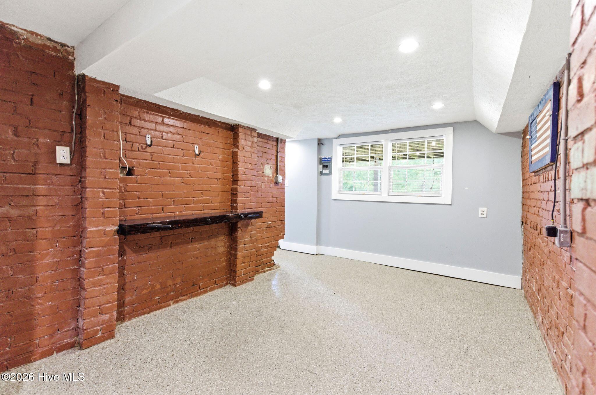 100565757 | Photo 59