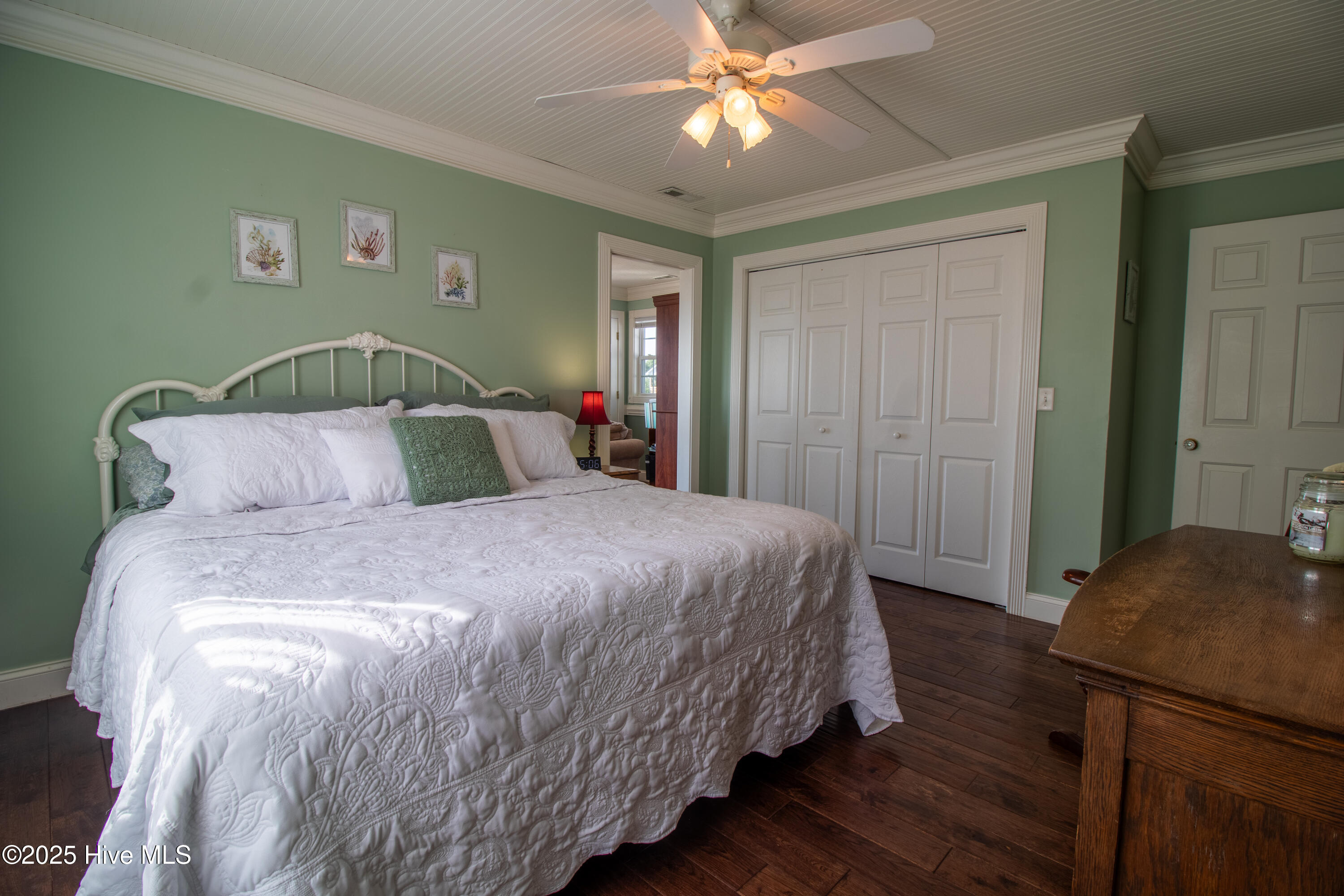 100535600 | Photo 28