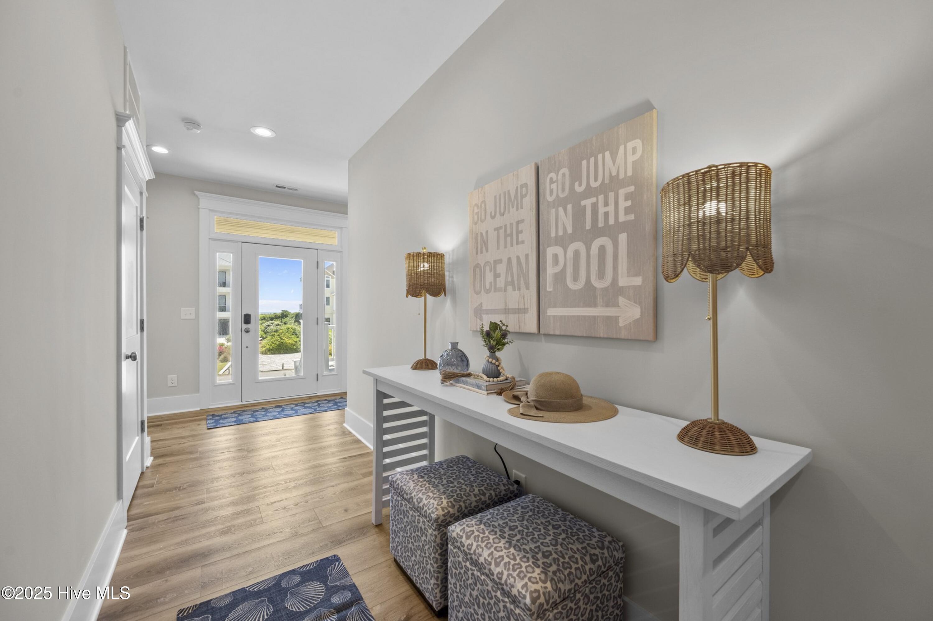 100510701 | Photo 27