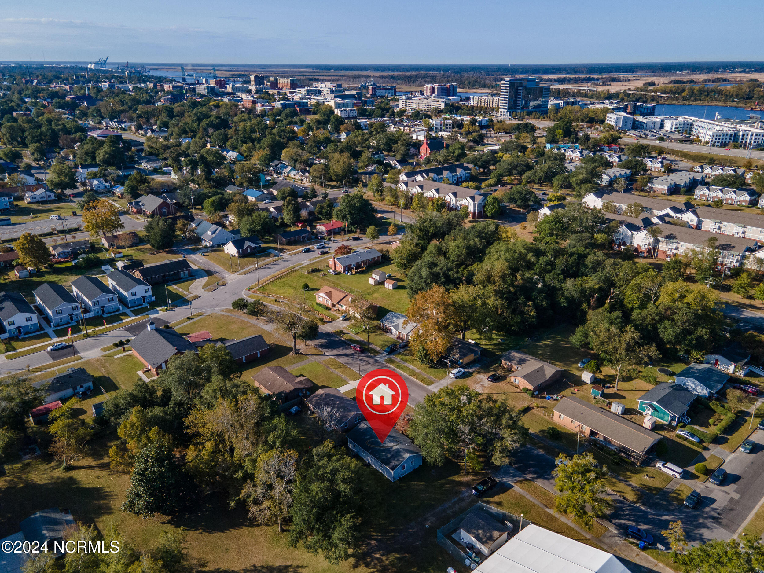 100470718 | Photo 24