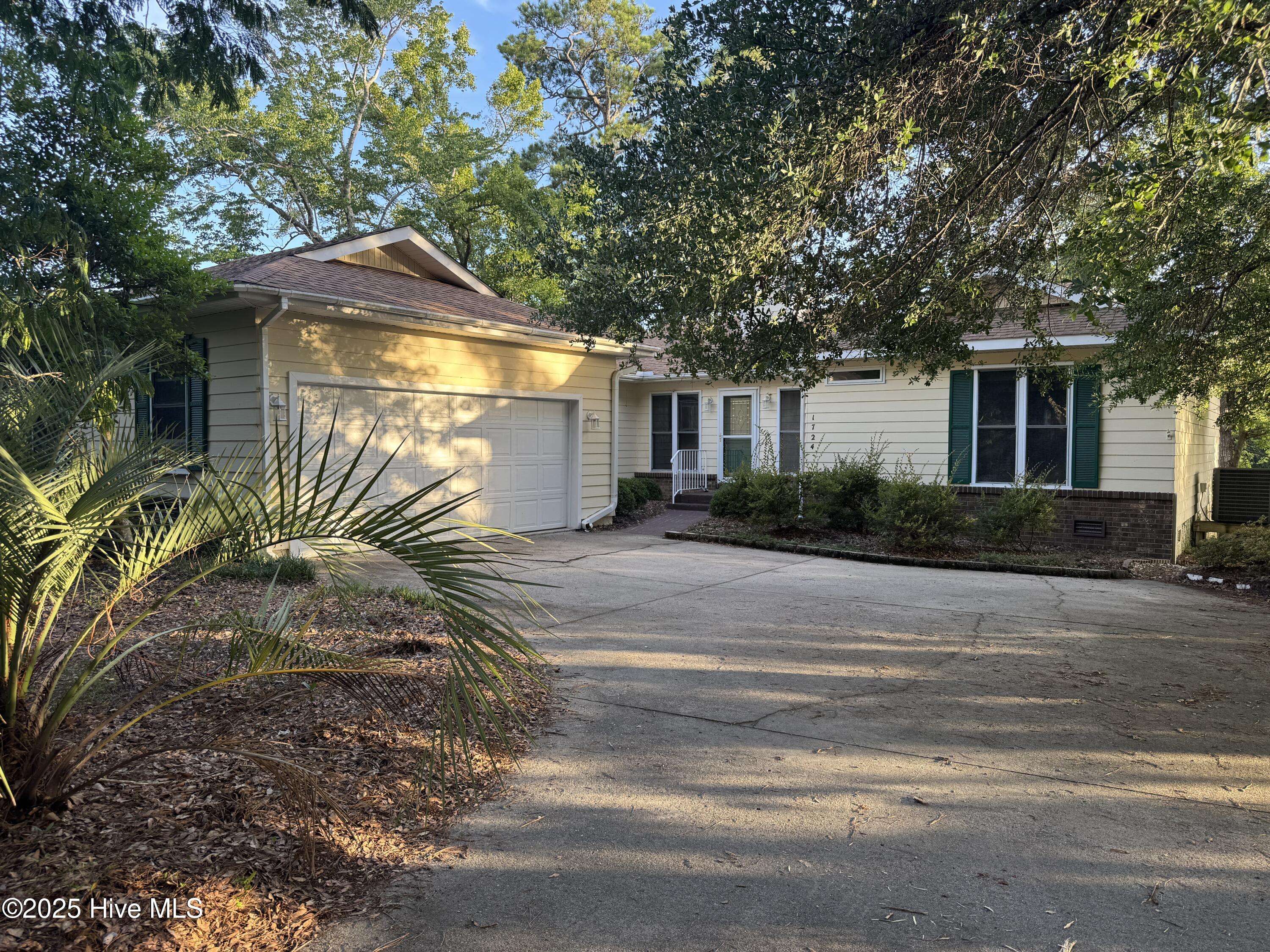 1724 Salt Marsh Circle SW, Ocean Isle Beach, NC 28469 – photo 2: IMG_1720