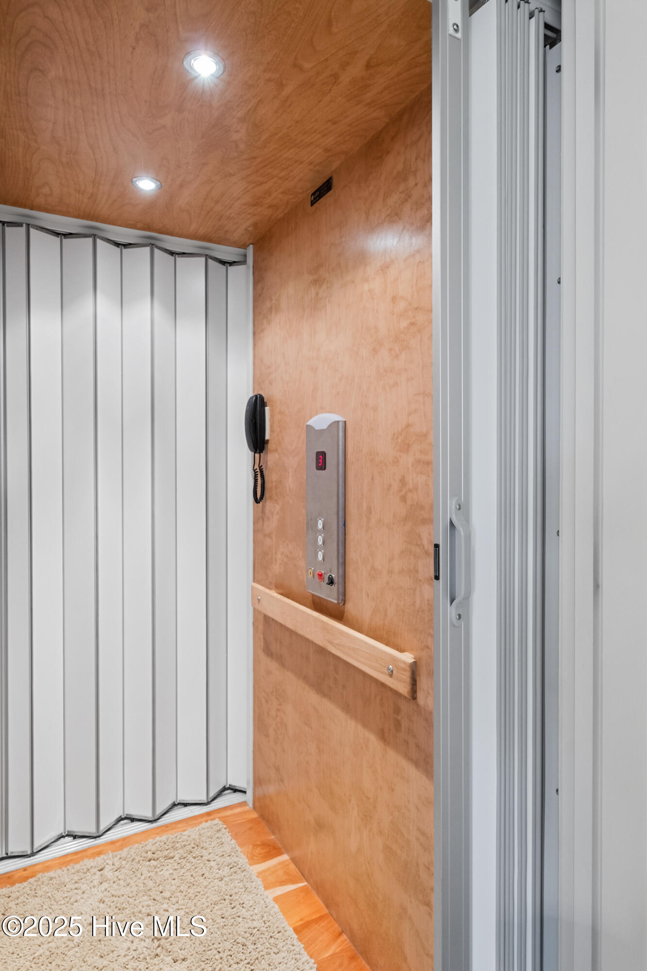 100492328 | Photo 32