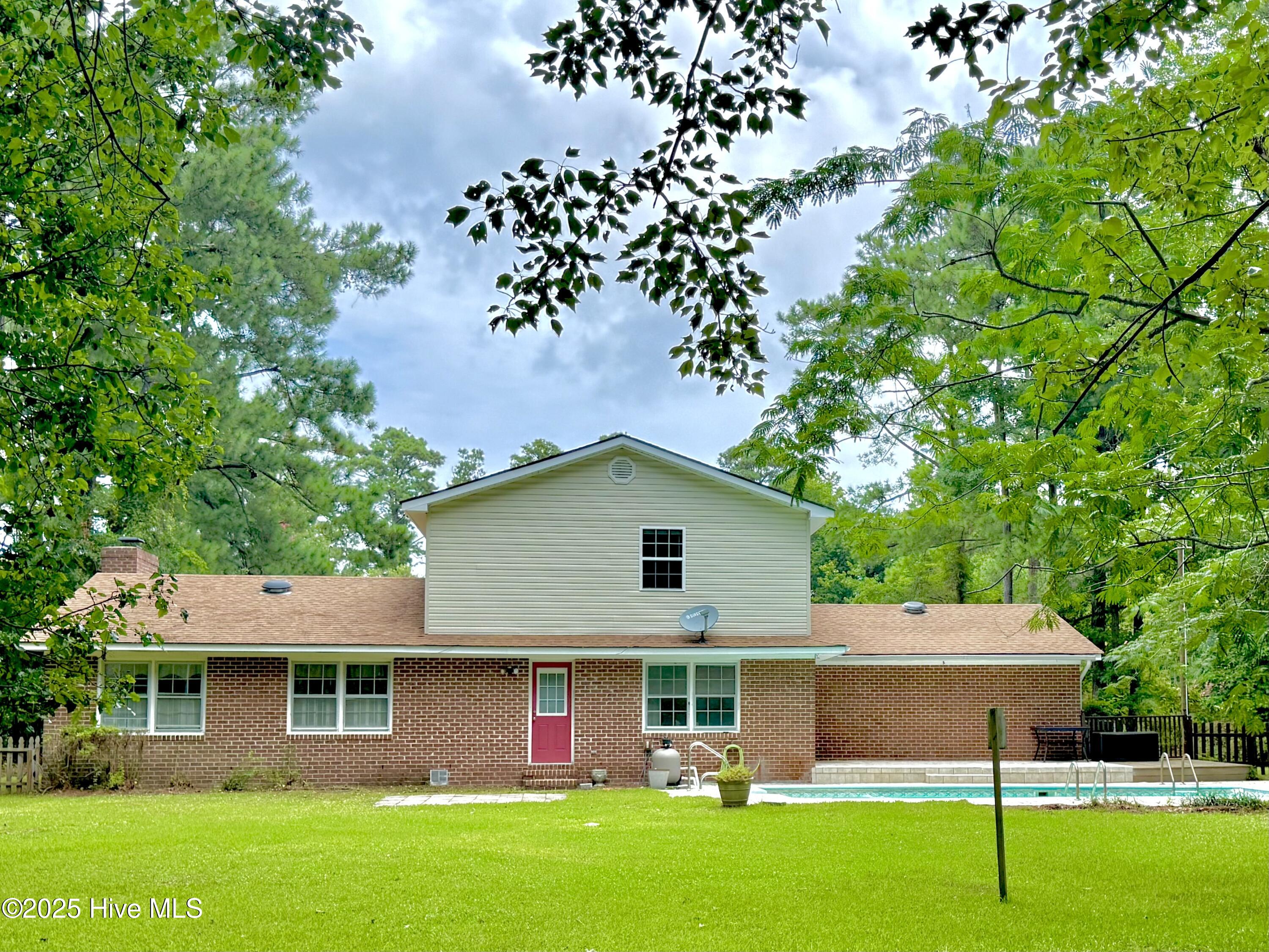 Homes for sale in Morehead City, NC | 3705 Oxford Ct, Morehead City, NC 28557 | MLS# 100522467