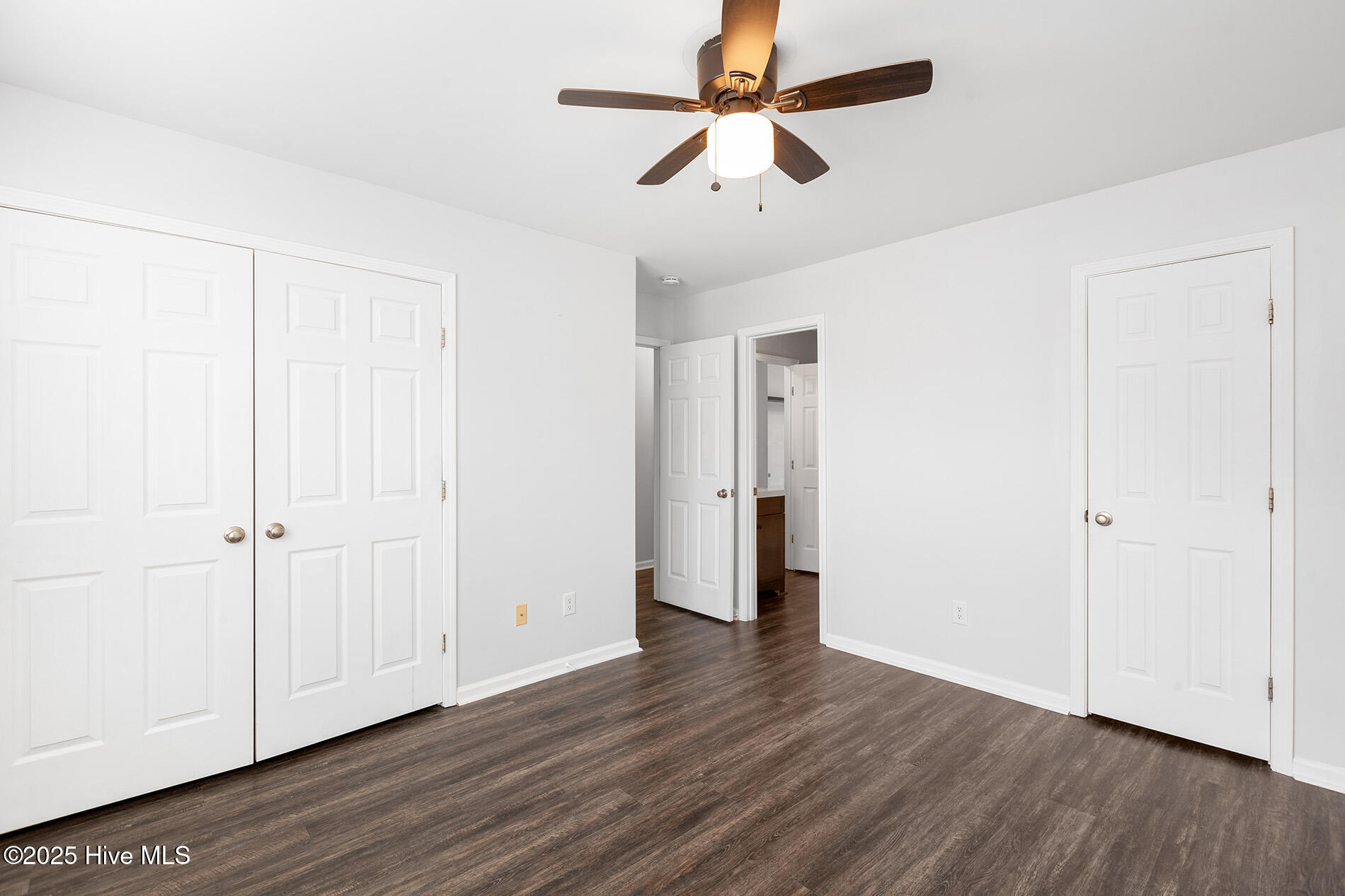 100526047 | Photo 18