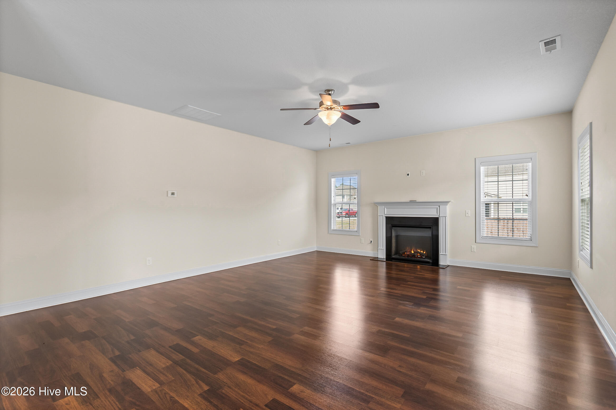 100557533 | Photo 15