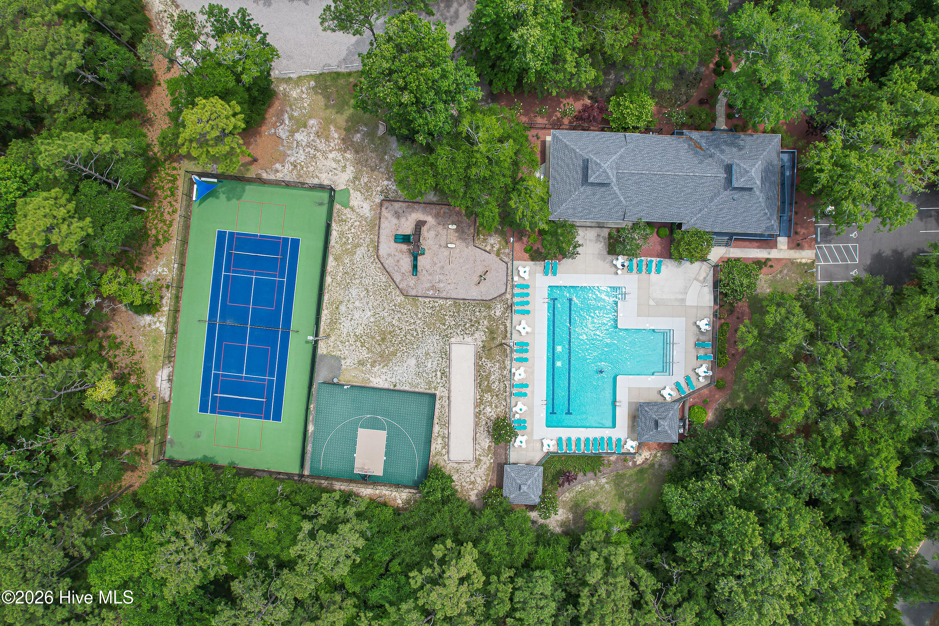 100549954 | Photo 16