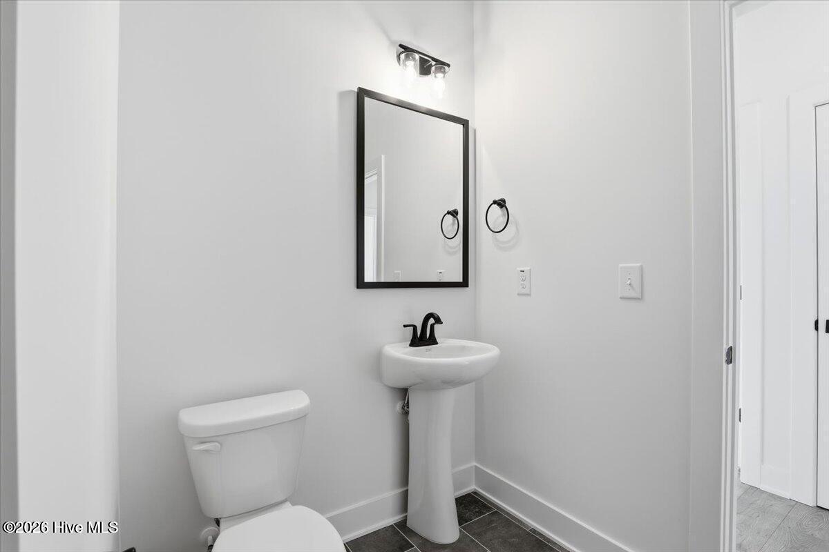 100562630 | Photo 21