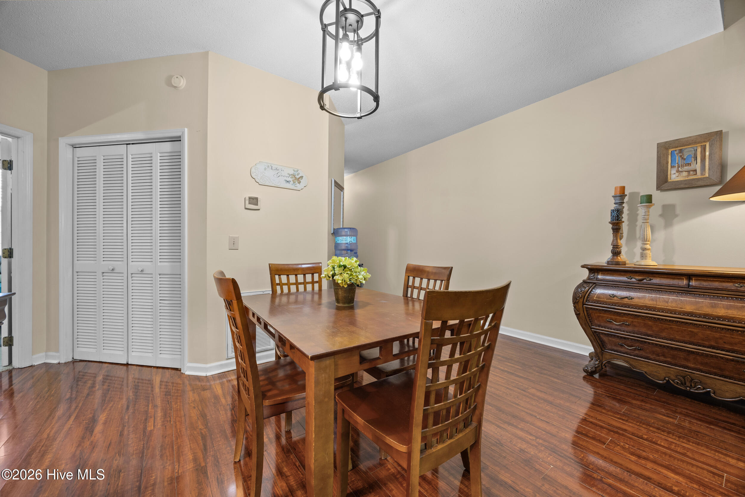 100565125 | Photo 11