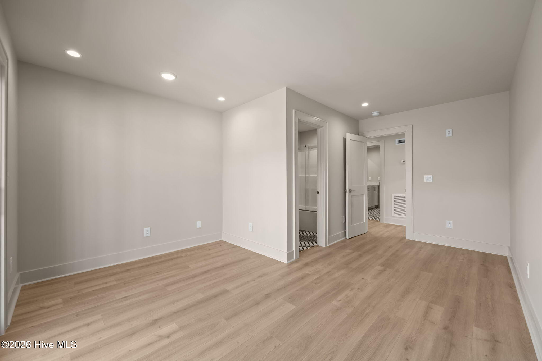 100552191 | Photo 97