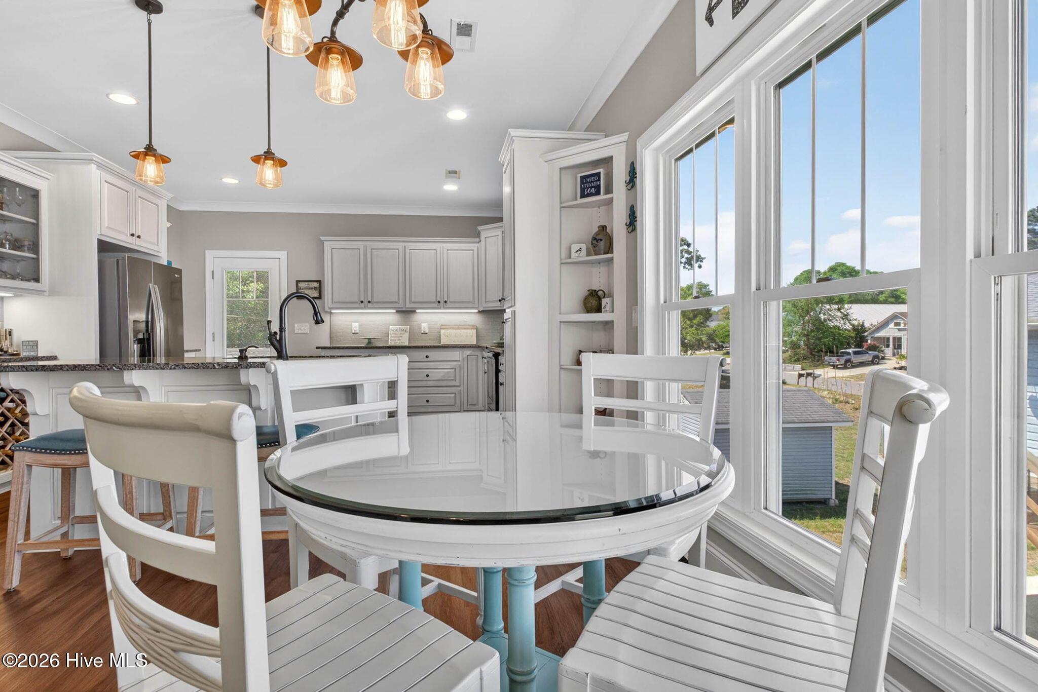 100568136 | Photo 19