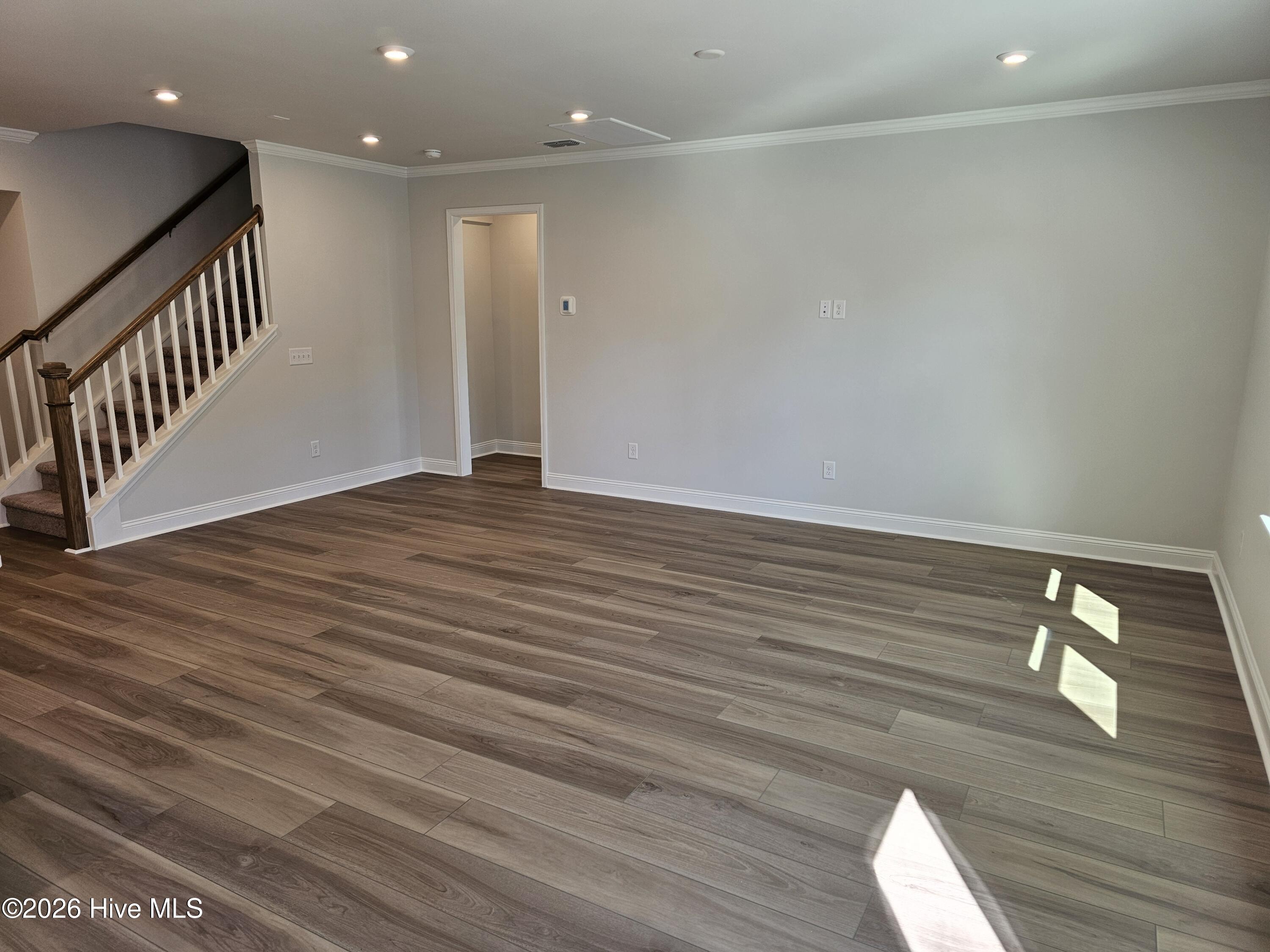 100540603 | Photo 11